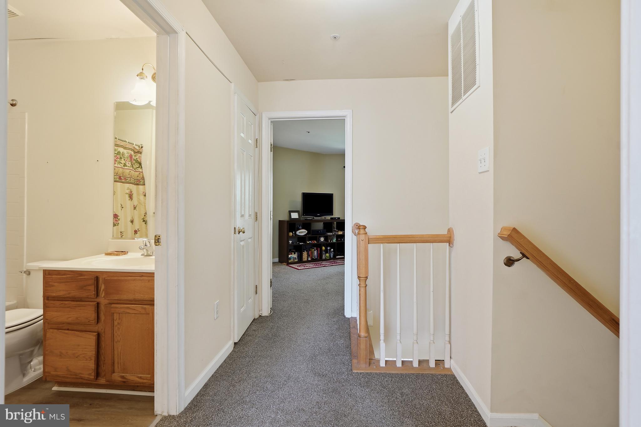 TOWNES AT CHESTNUT OAKS - Residential