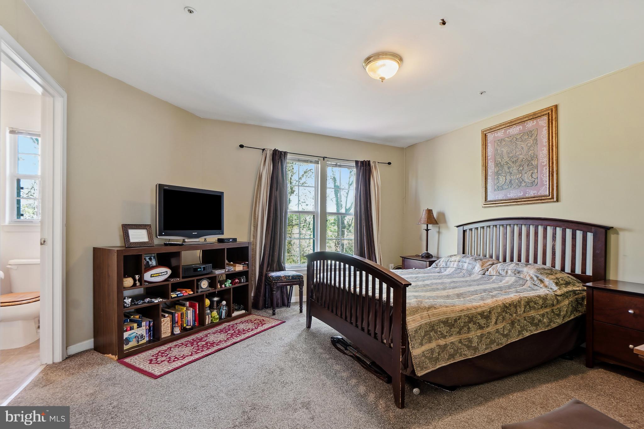 TOWNES AT CHESTNUT OAKS - Residential