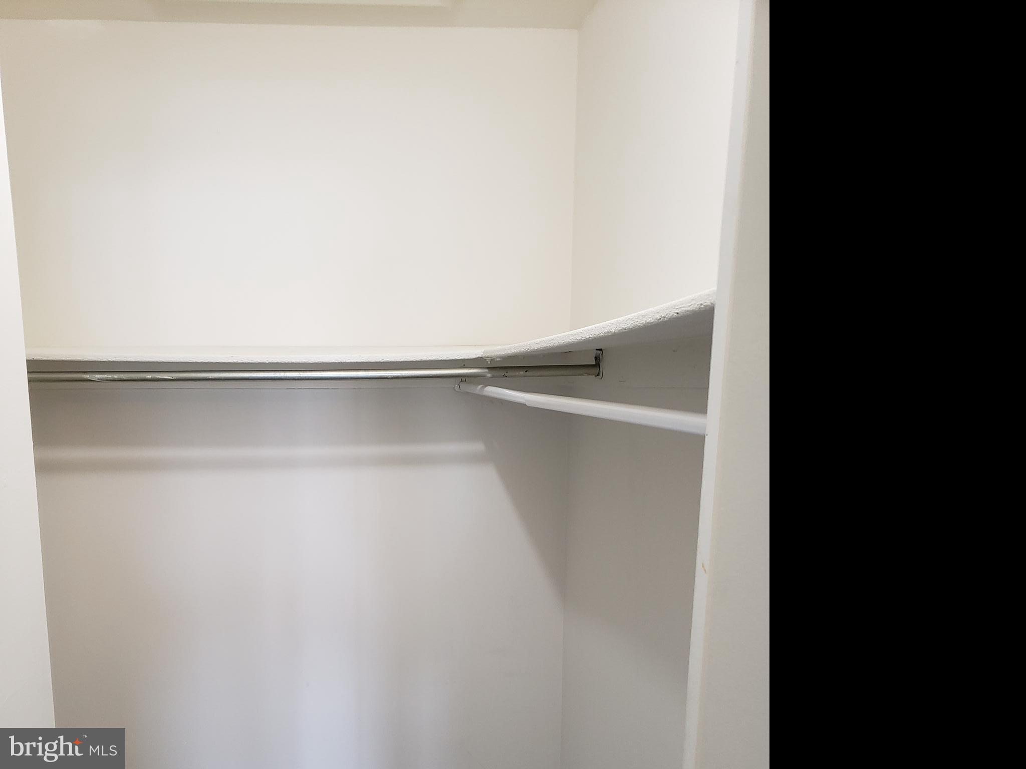 COUNTRY SCENE - Residential