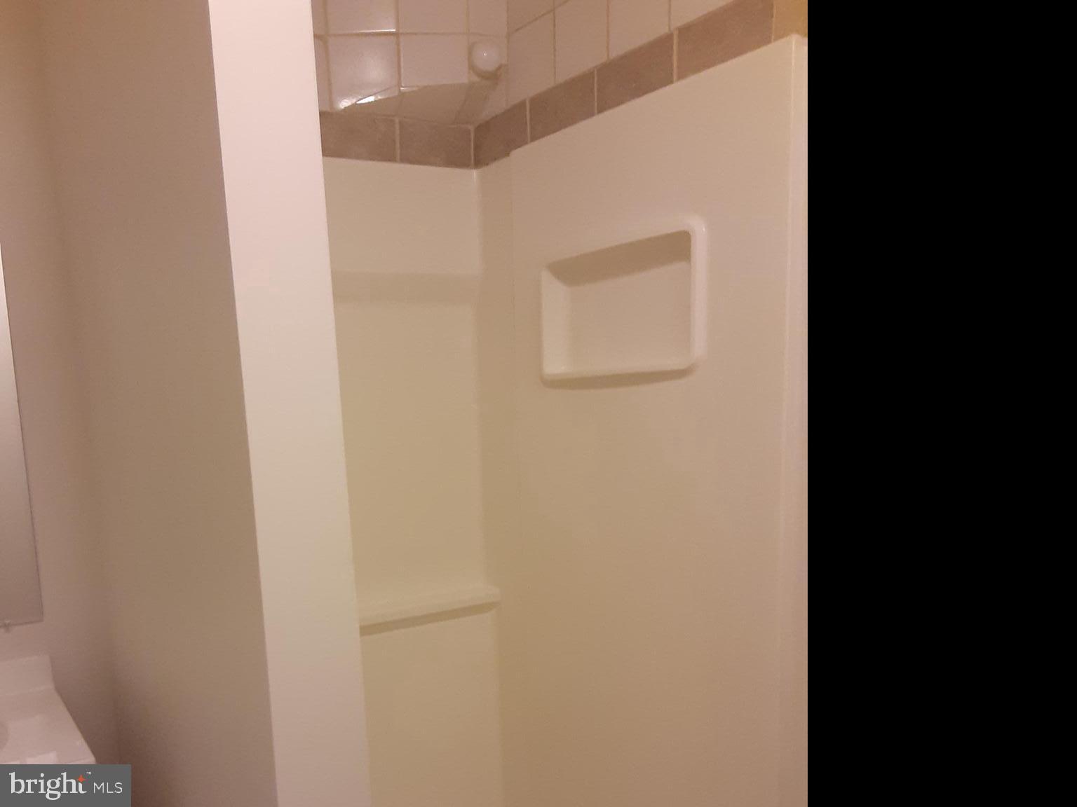 COUNTRY SCENE - Residential