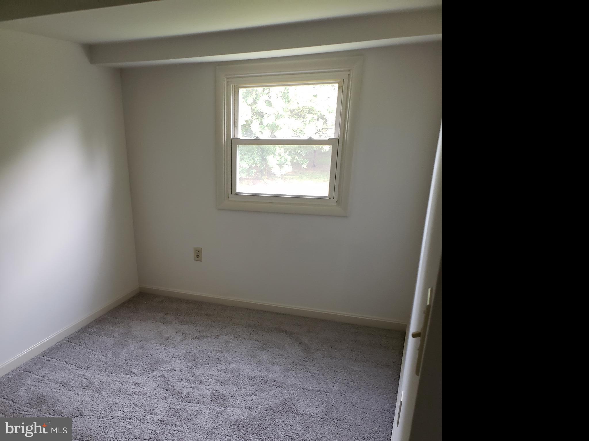 COUNTRY SCENE - Residential