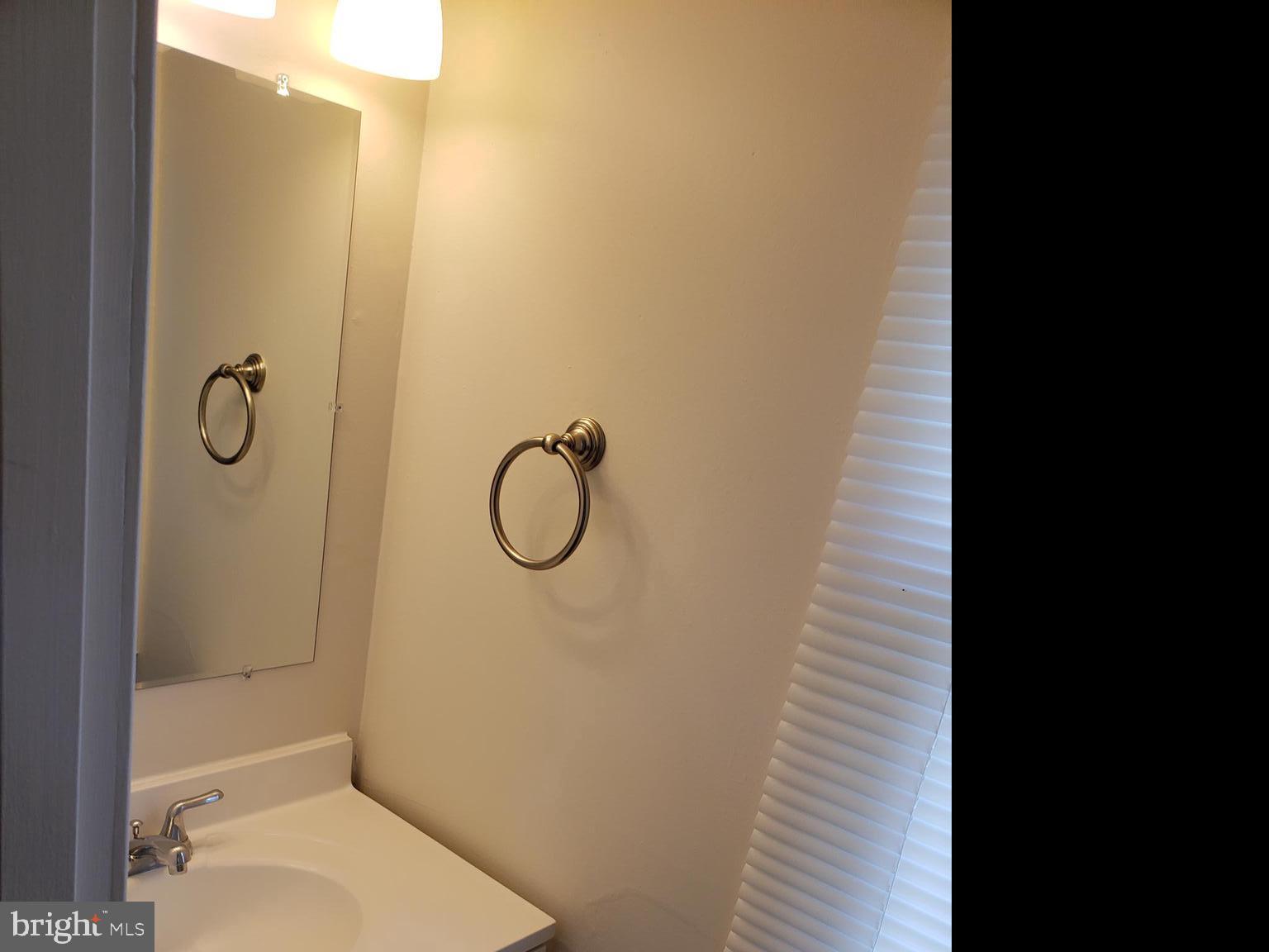 COUNTRY SCENE - Residential