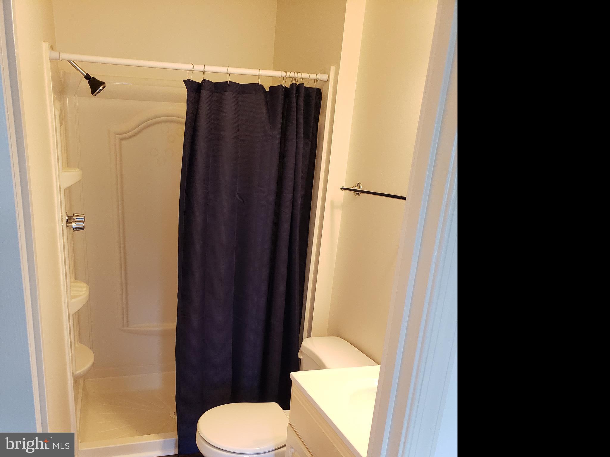 COUNTRY SCENE - Residential