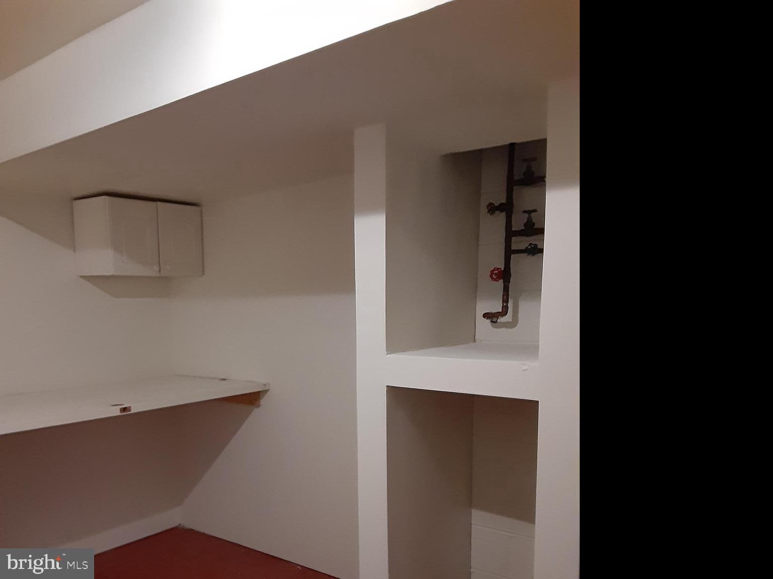 COUNTRY SCENE - Residential