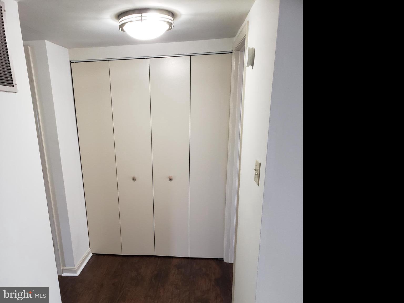 COUNTRY SCENE - Residential