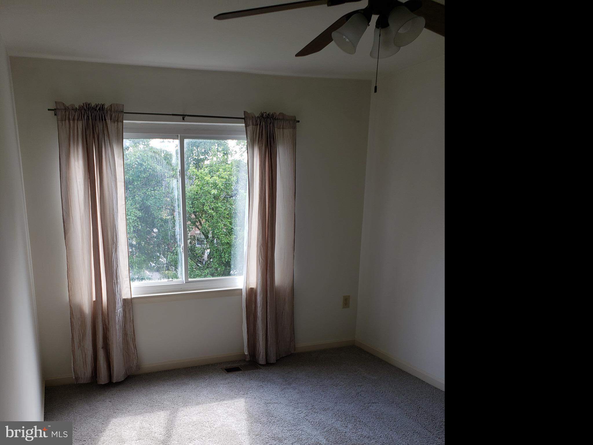 COUNTRY SCENE - Residential