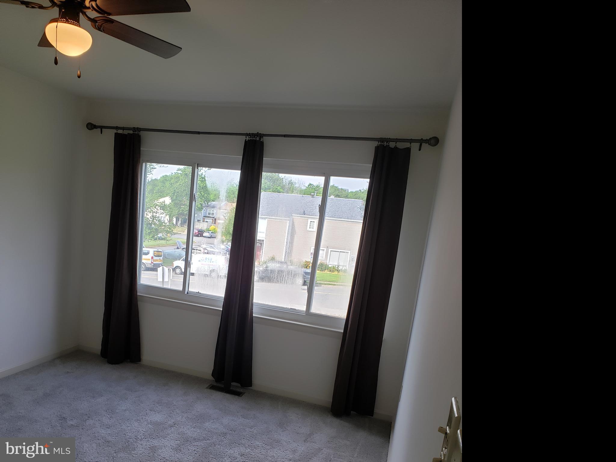 COUNTRY SCENE - Residential