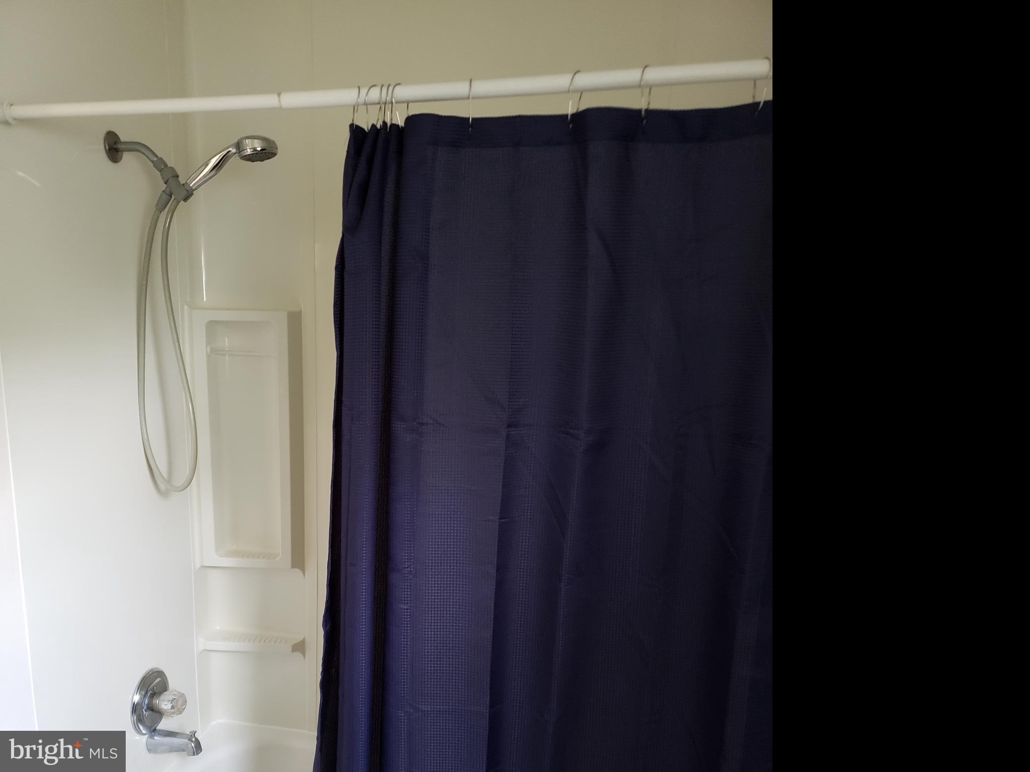 COUNTRY SCENE - Residential