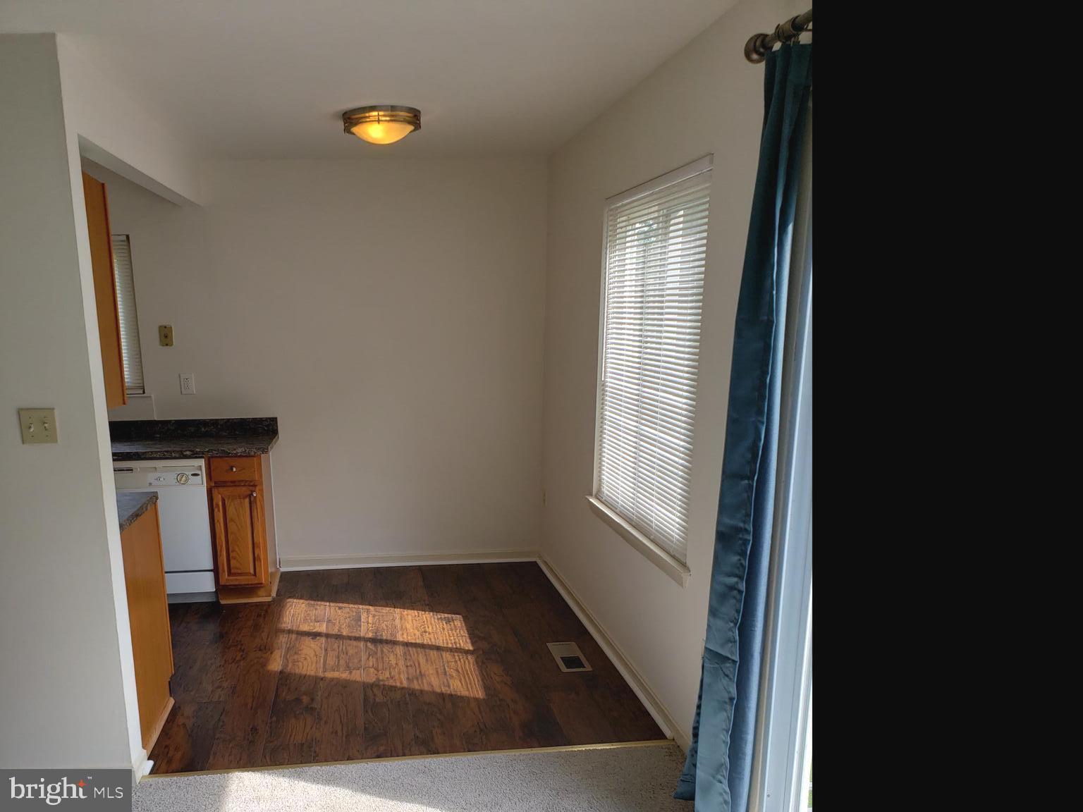 COUNTRY SCENE - Residential