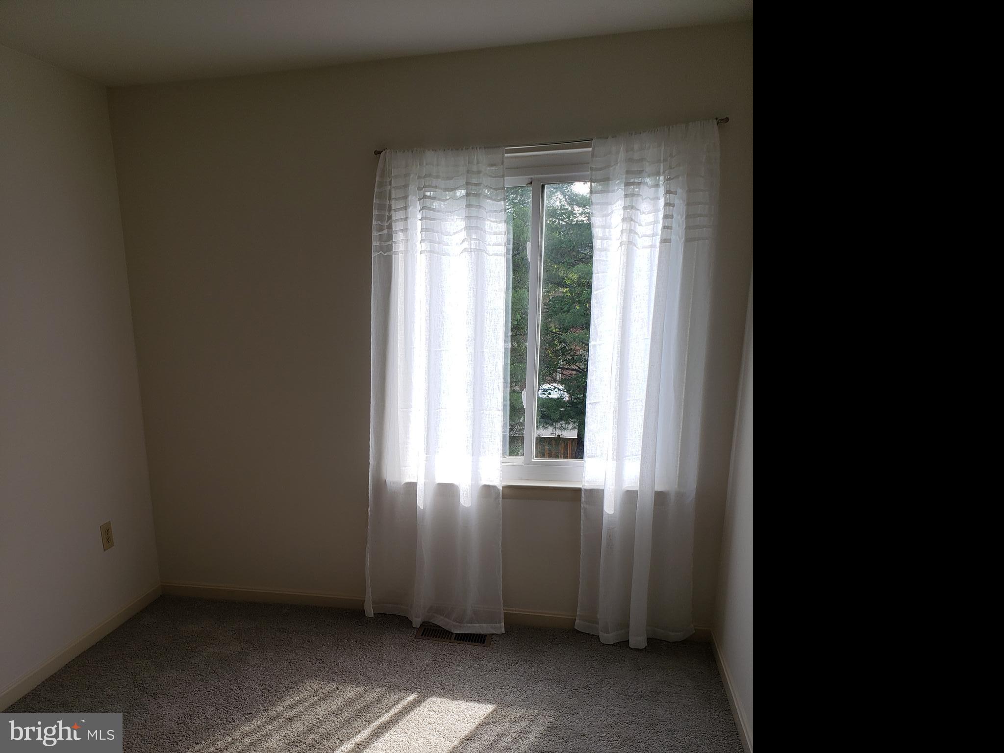 COUNTRY SCENE - Residential