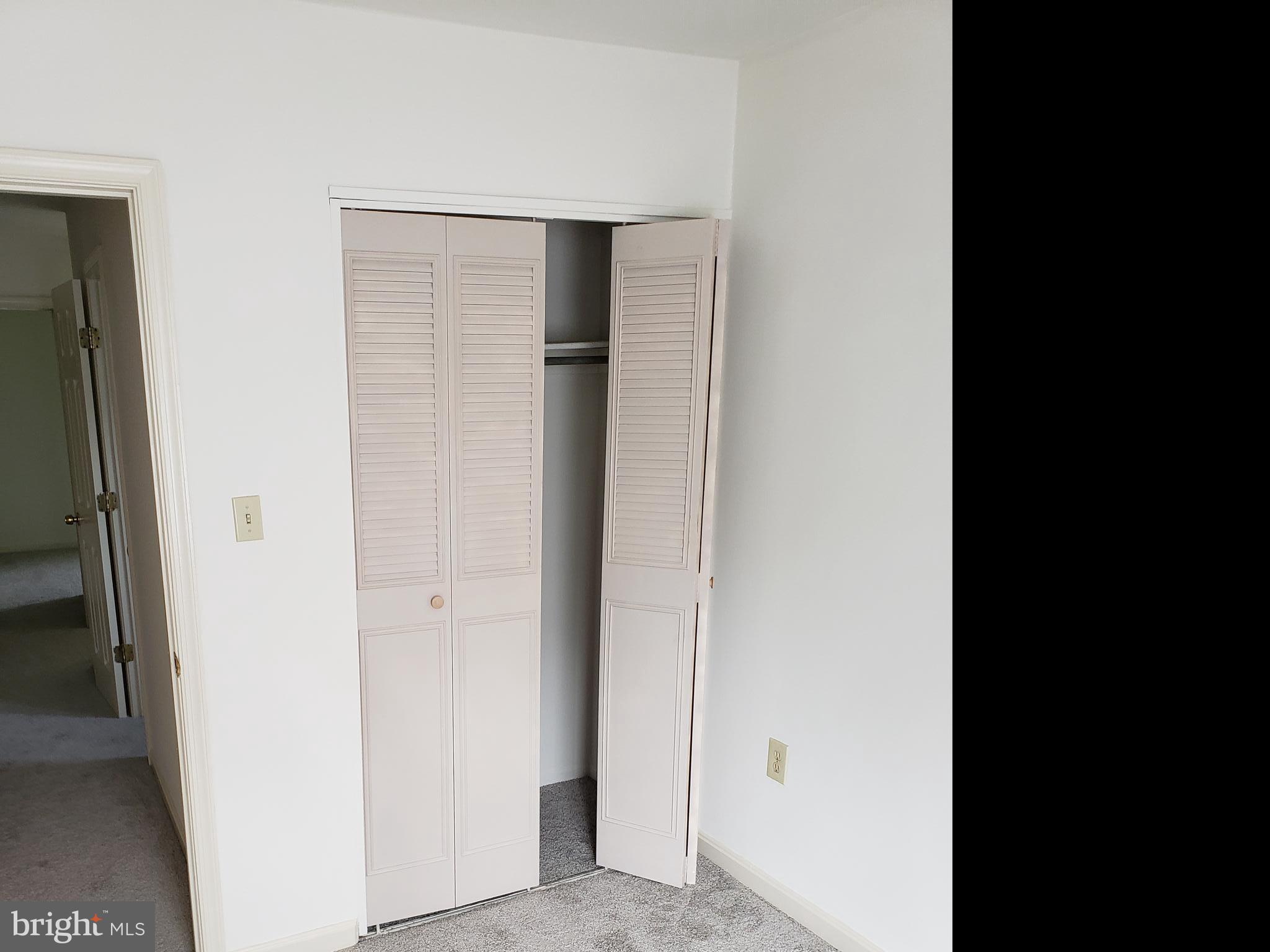 COUNTRY SCENE - Residential