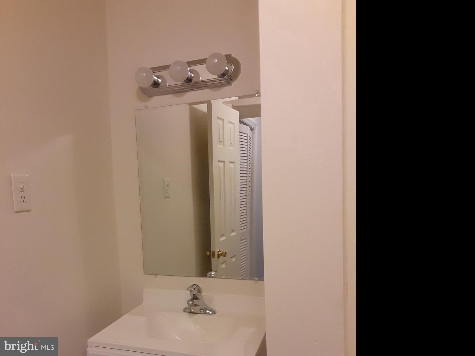 COUNTRY SCENE - Residential