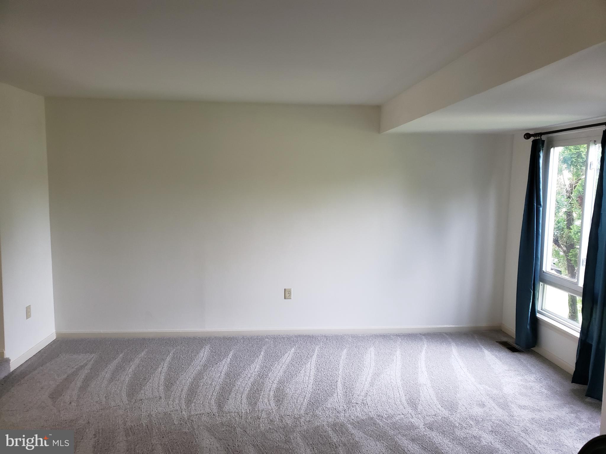 COUNTRY SCENE - Residential