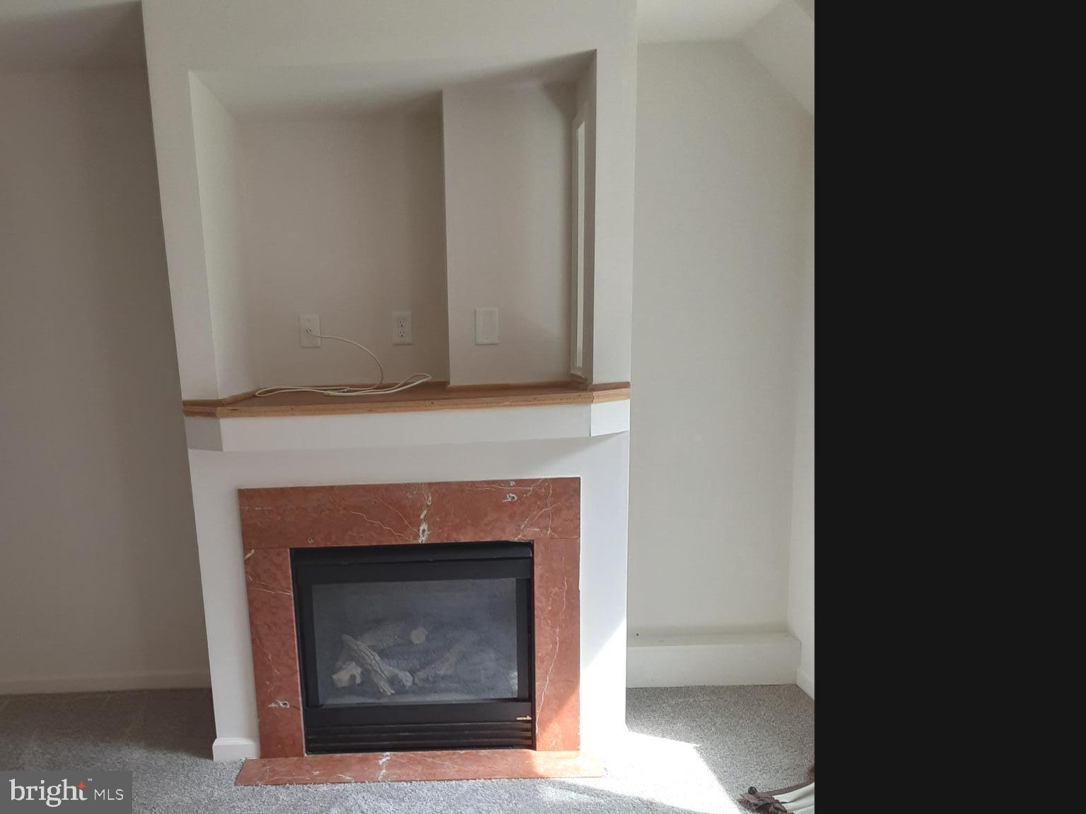 COUNTRY SCENE - Residential