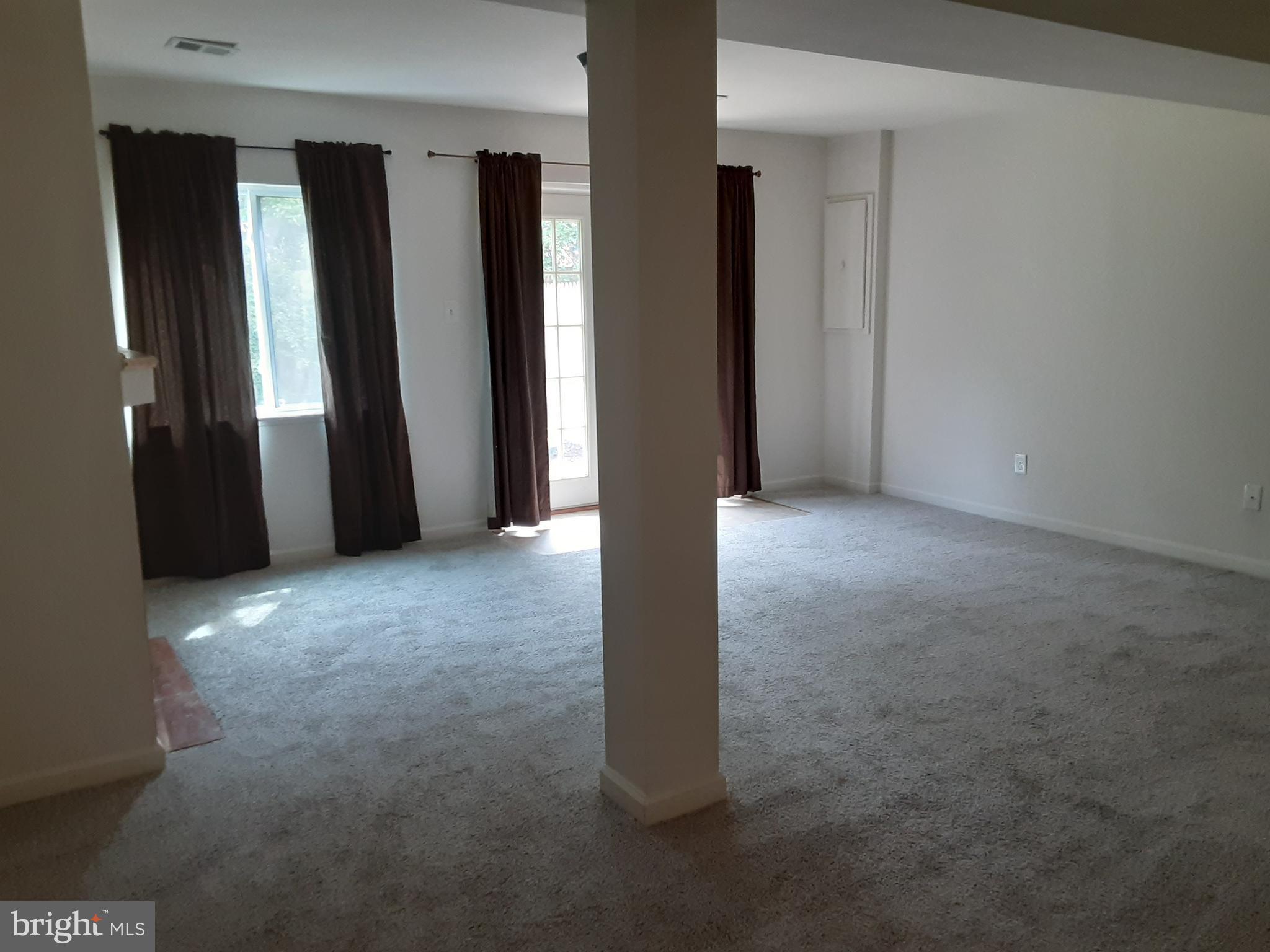 COUNTRY SCENE - Residential