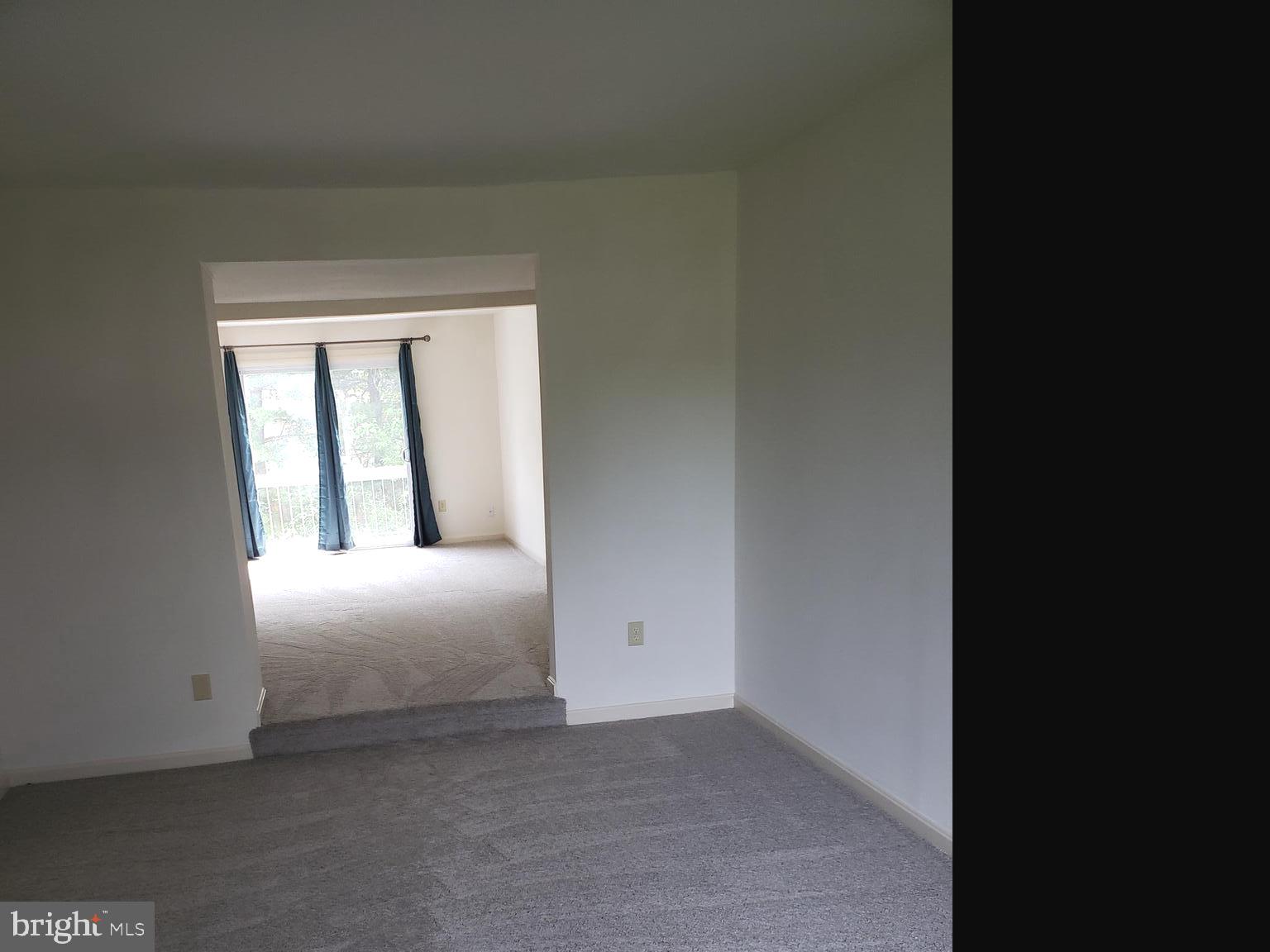 COUNTRY SCENE - Residential