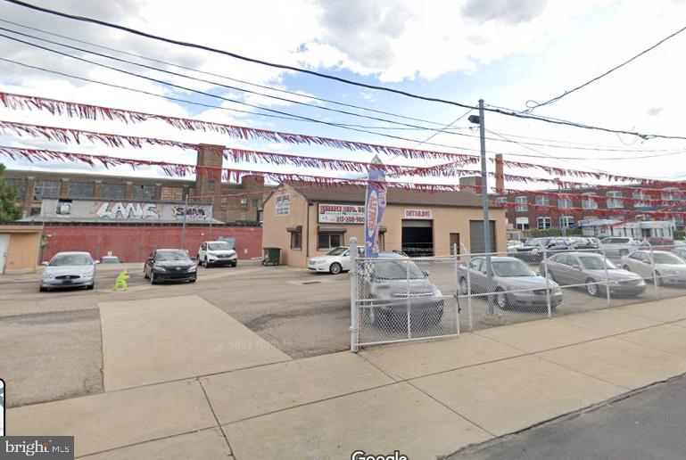 Great 1/2 Acre Lot with 235 Ft Frontage on Kensington Ave. Owner is looking to lease AS -IS or Land Preparation for Land lease use. Not many or if any 1/2 Acre lots available in this high traffic and high density location. Perfect for retail, restaurant, fast food and other uses.