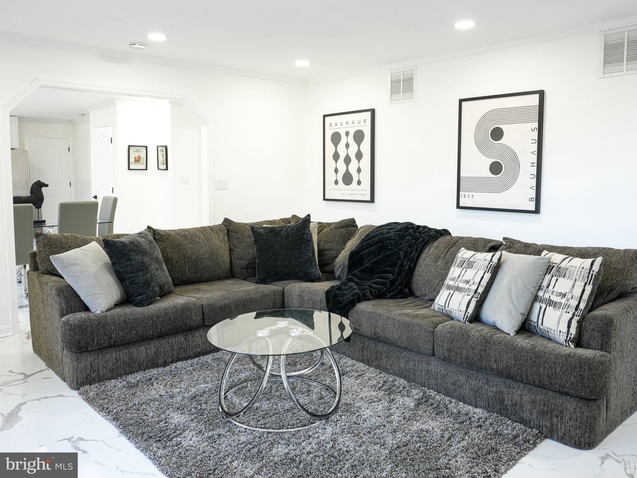 WARREN WAY - Residential