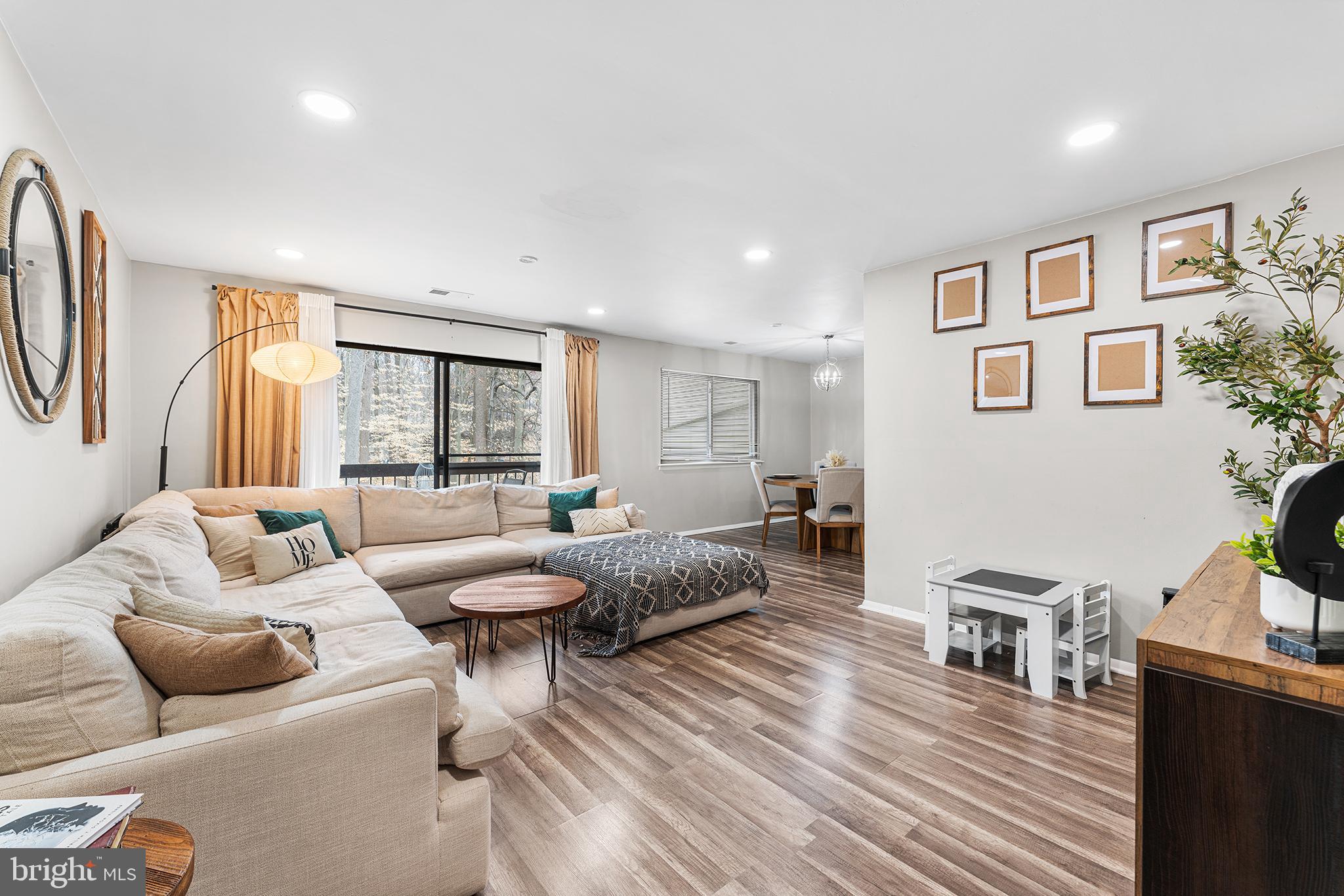 115 E KINGS HIGHWAY #186