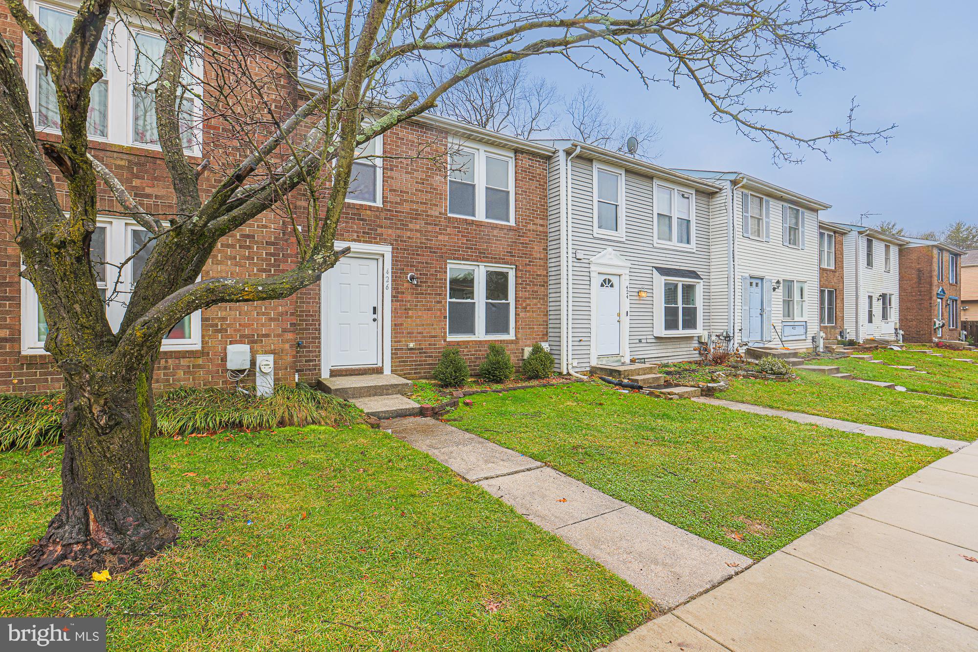 WOODS EDGE TOWNHOME CONDOMINIUMS - Residential Lease