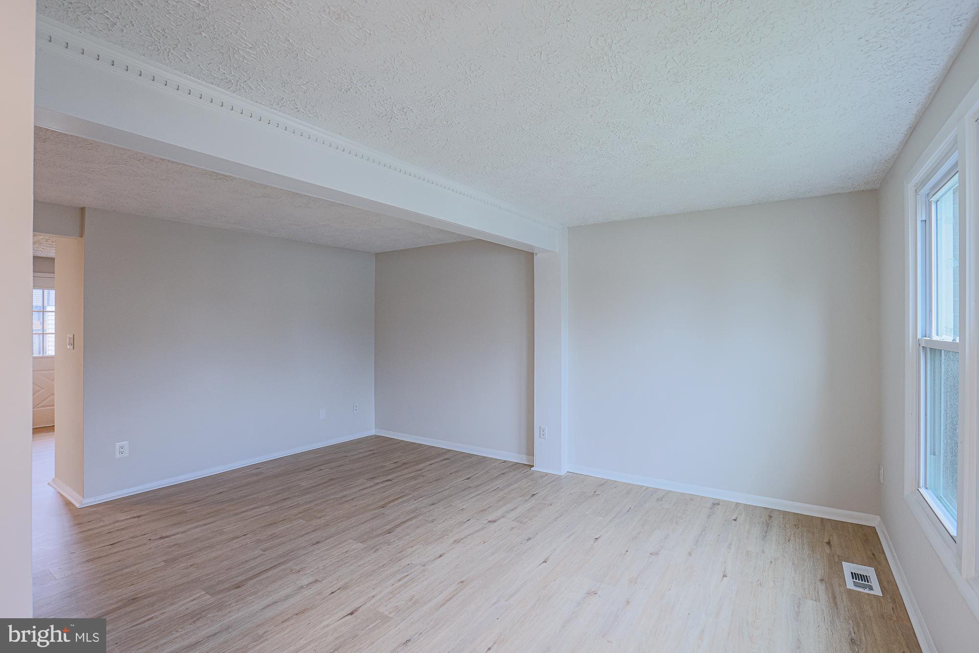 WOODS EDGE TOWNHOME CONDOMINIUMS - Residential Lease