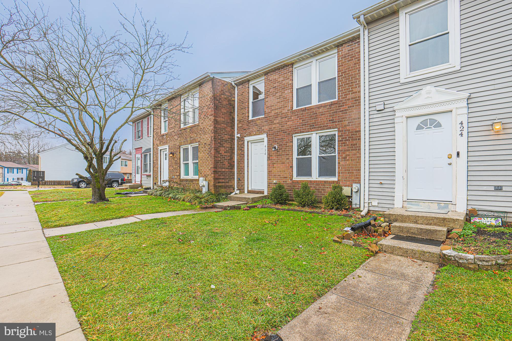 WOODS EDGE TOWNHOME CONDOMINIUMS - Residential Lease