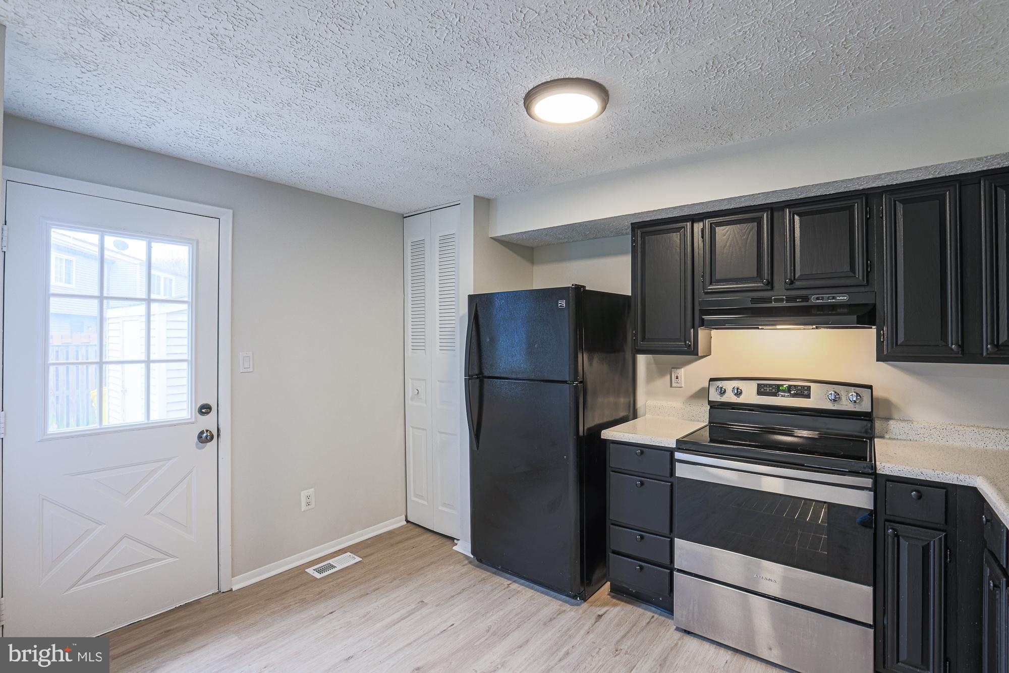 WOODS EDGE TOWNHOME CONDOMINIUMS - Residential Lease