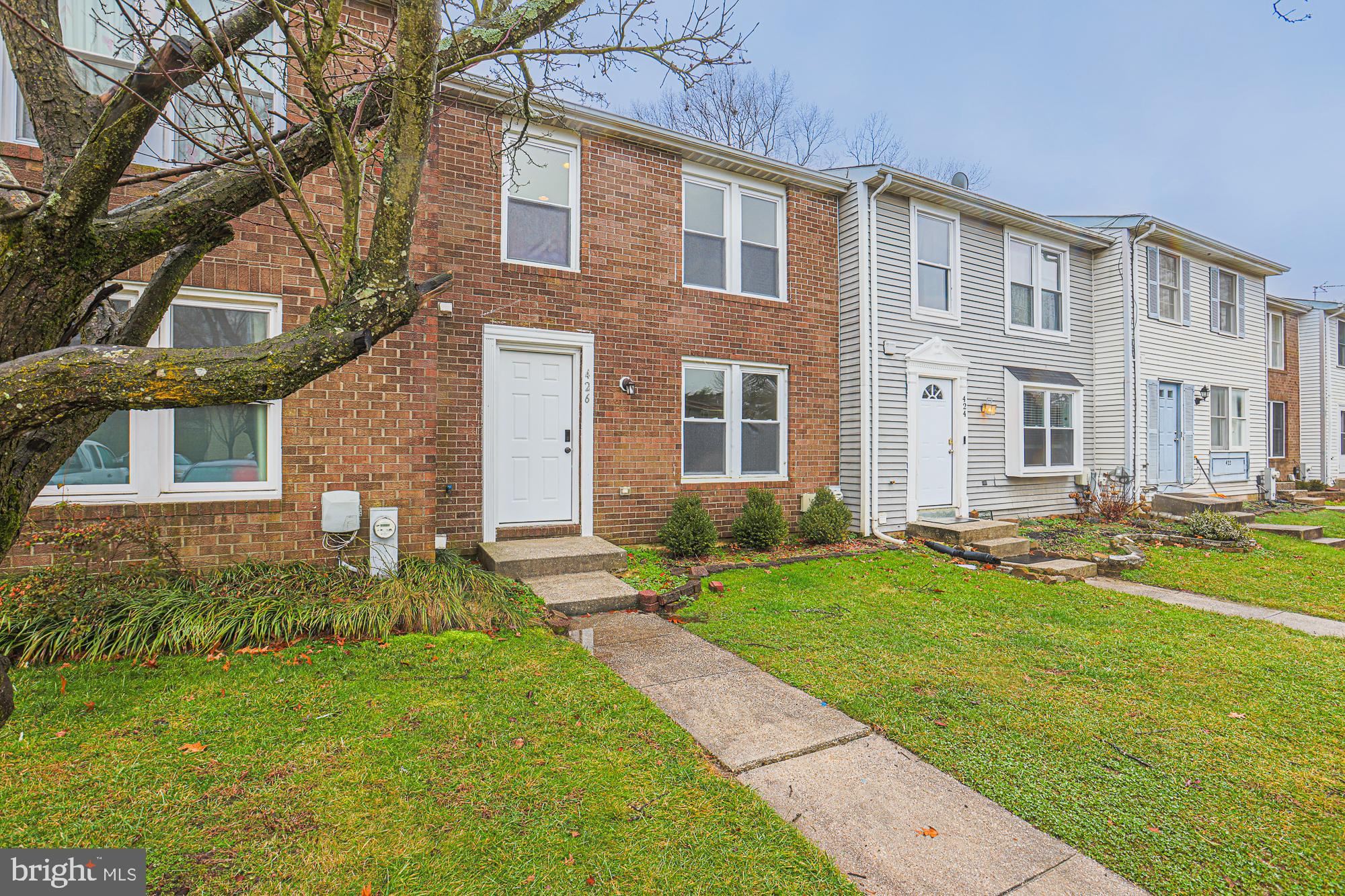 WOODS EDGE TOWNHOME CONDOMINIUMS - Residential Lease