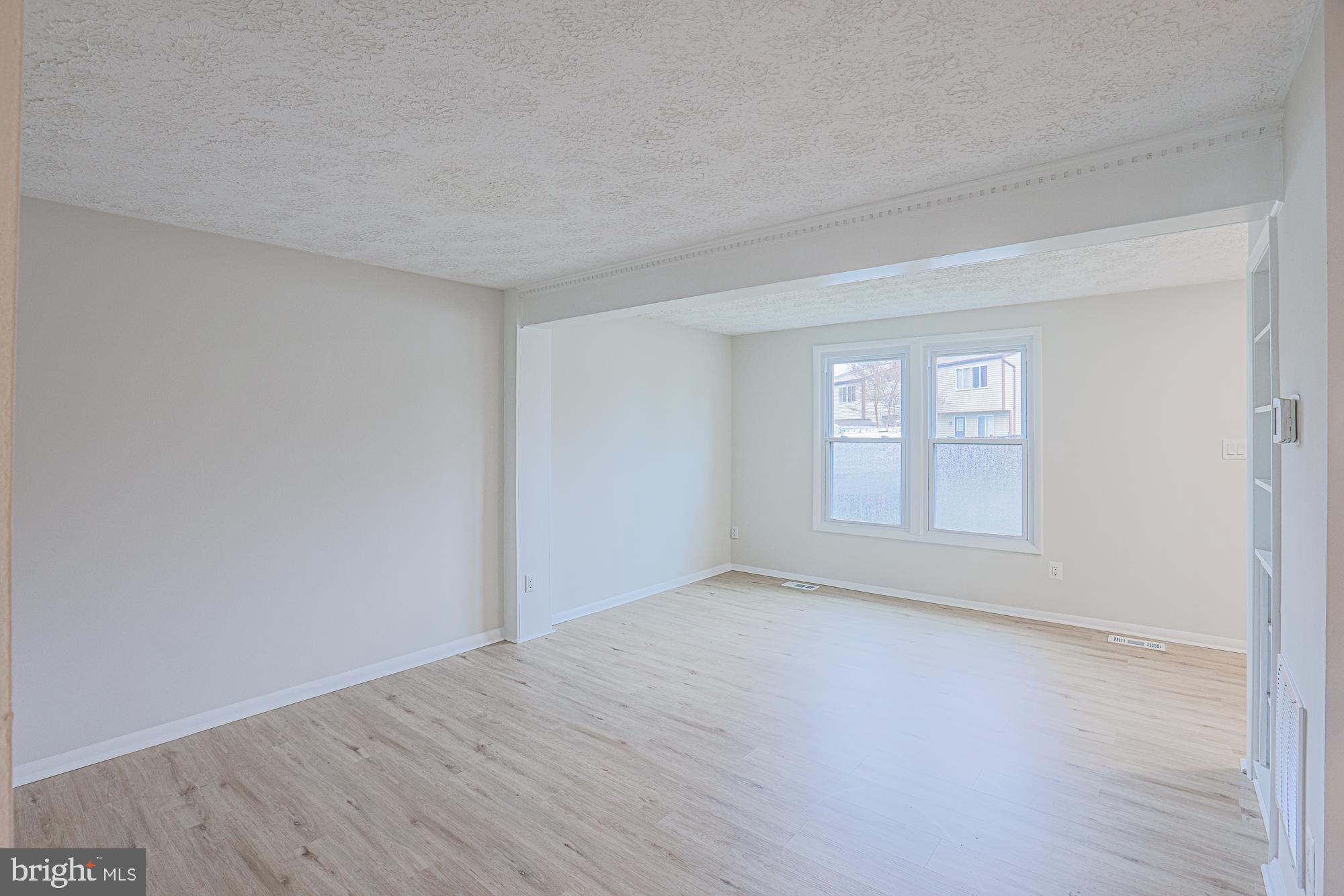 WOODS EDGE TOWNHOME CONDOMINIUMS - Residential Lease