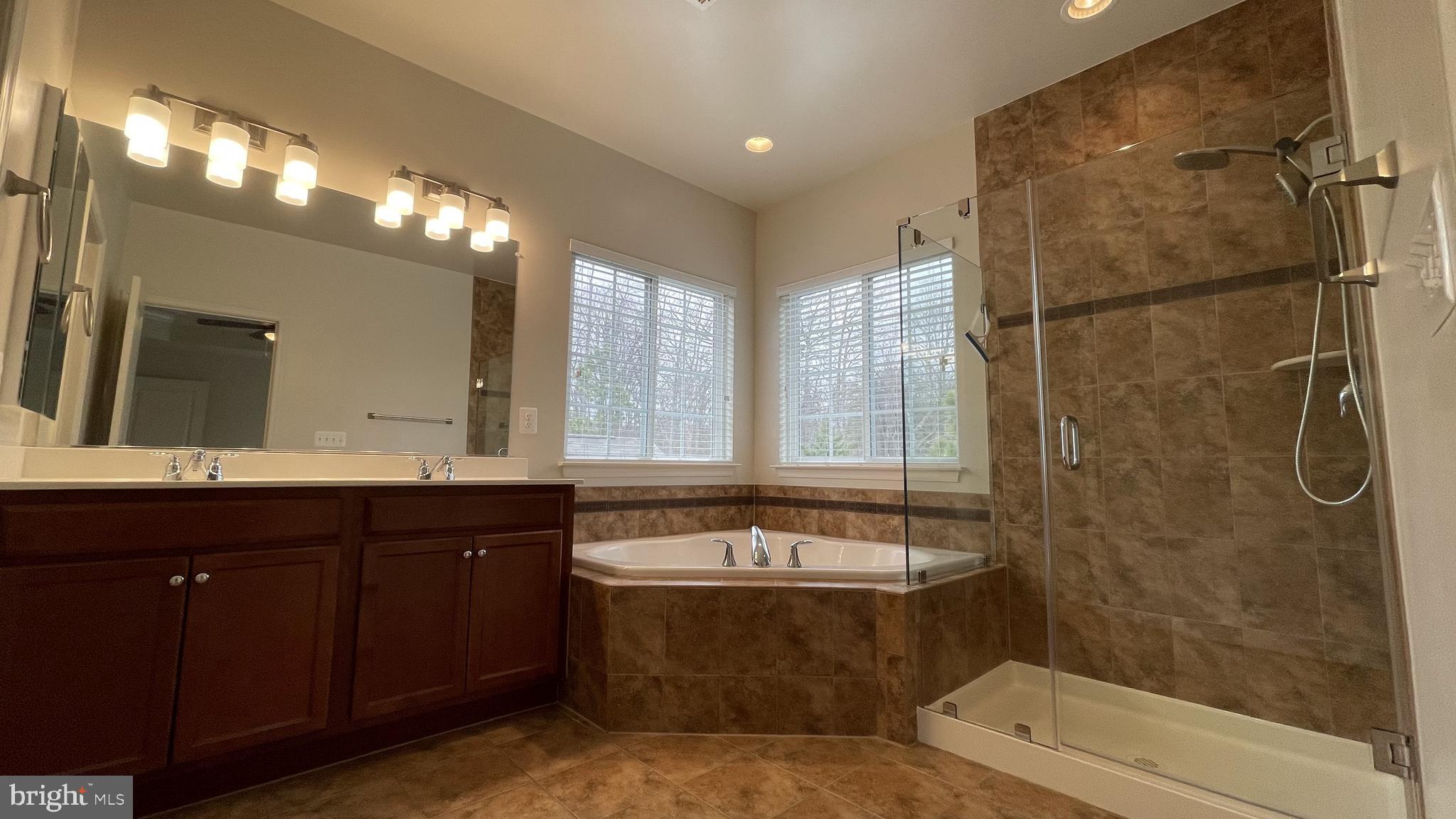 GEORGES ESTATES - Residential Lease