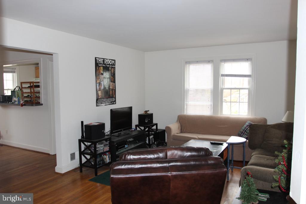 LYON PARK - Residential Lease