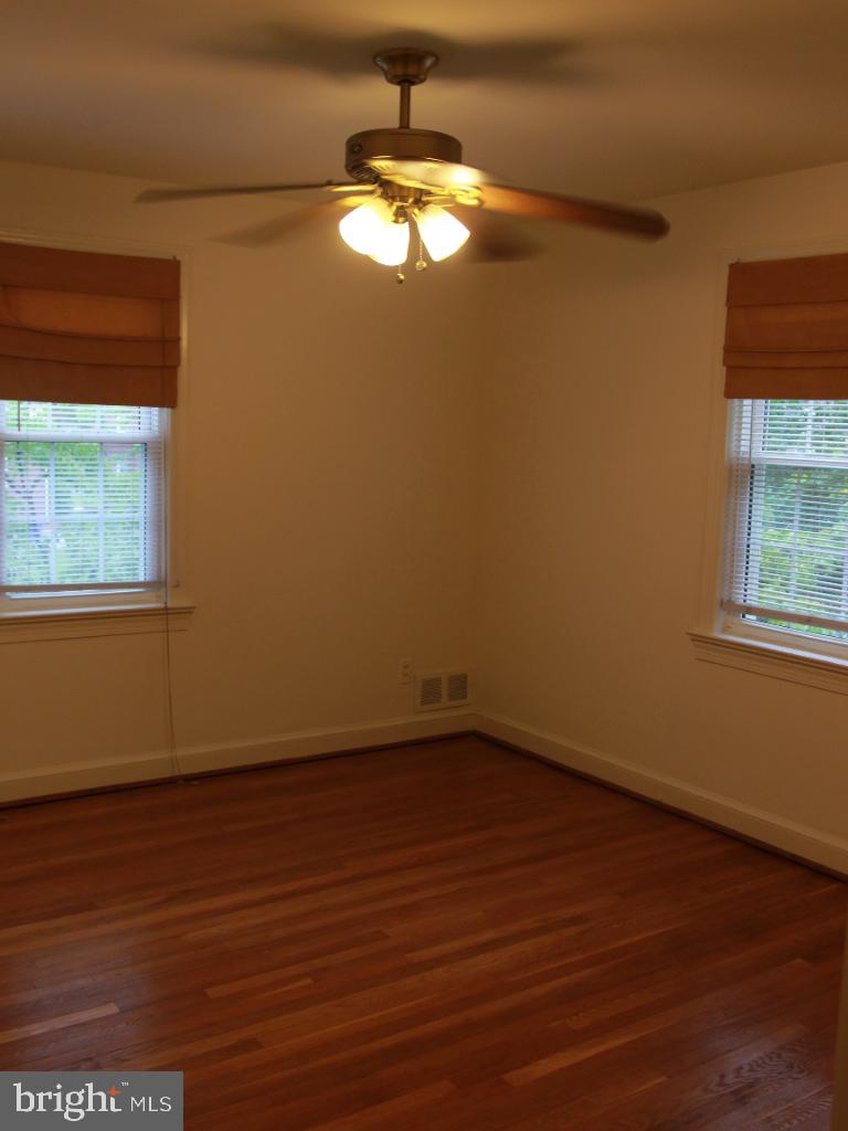 LYON PARK - Residential Lease