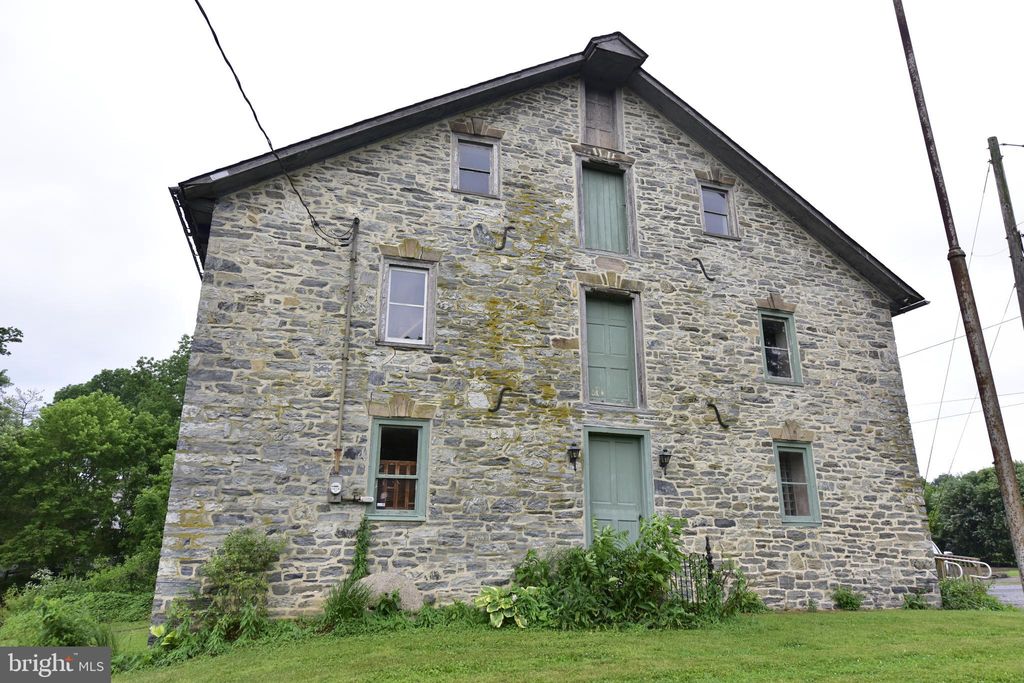 Photo of 1350 VILLAGE RD, STRASBURG, PA 17579 (MLS # PALA2020860)