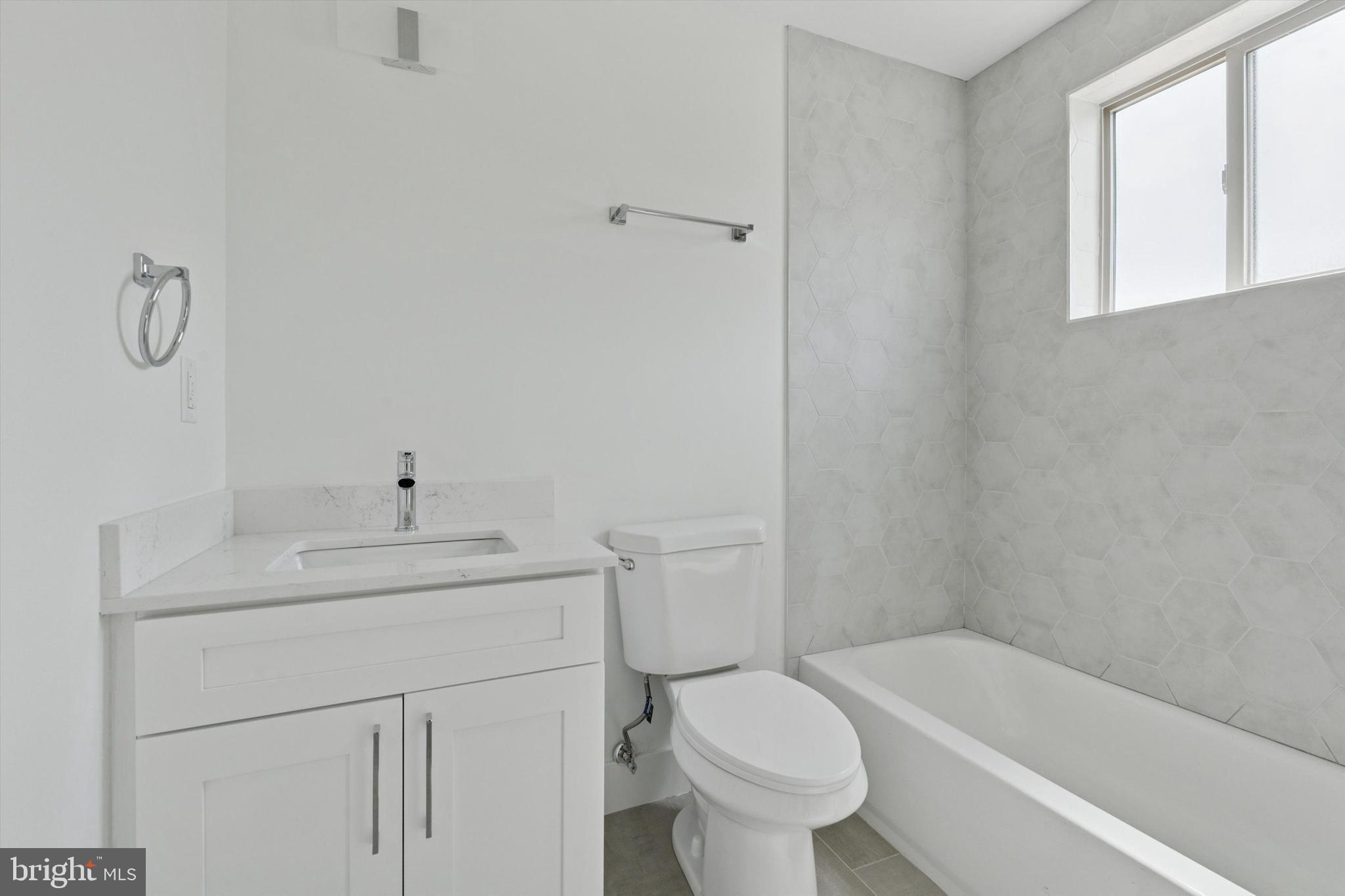 OLDE KENSINGTON - Residential Lease