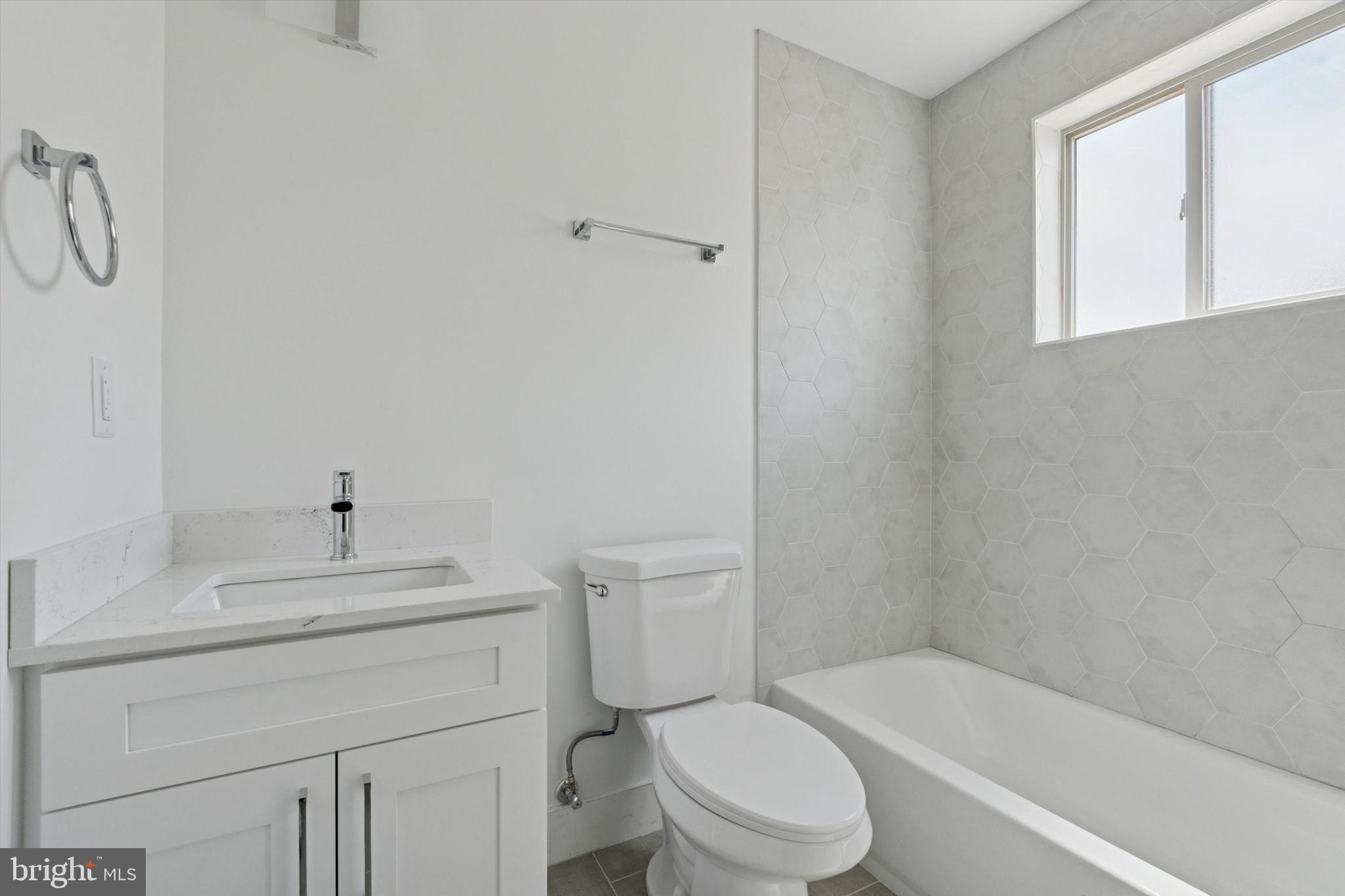 OLDE KENSINGTON - Residential Lease