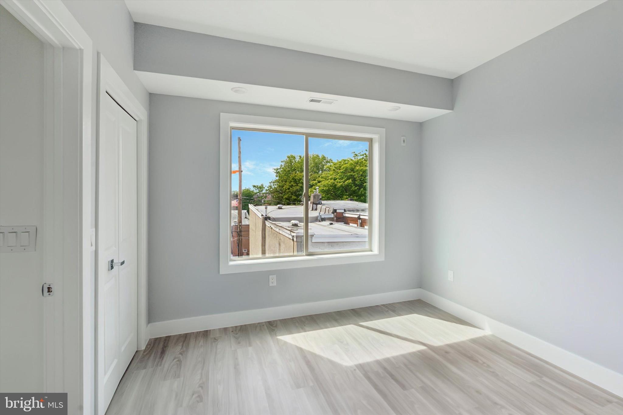 OLDE KENSINGTON - Residential Lease