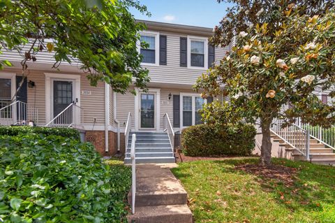 Photo of 2880 Madeira Court #17-3, WOODBRIDGE, VA 22192 (MLS # VAPW2121466)