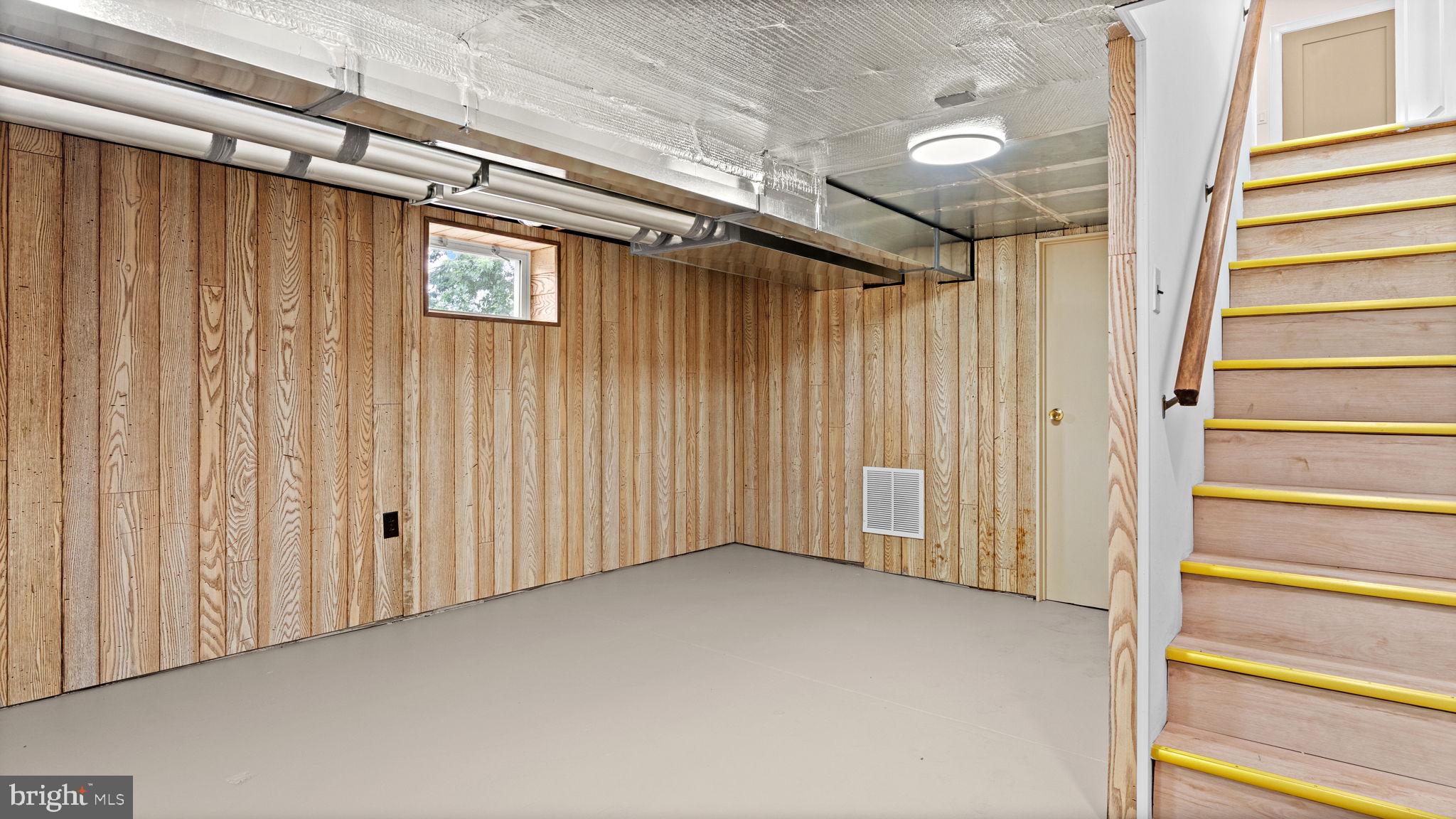 WESTBURY - Residential