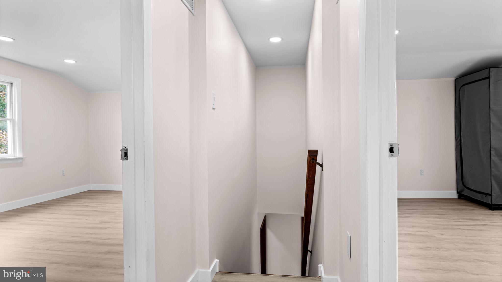 WESTBURY - Residential