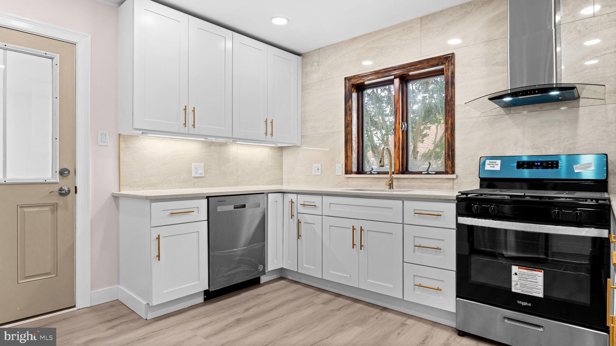 WESTBURY - Residential