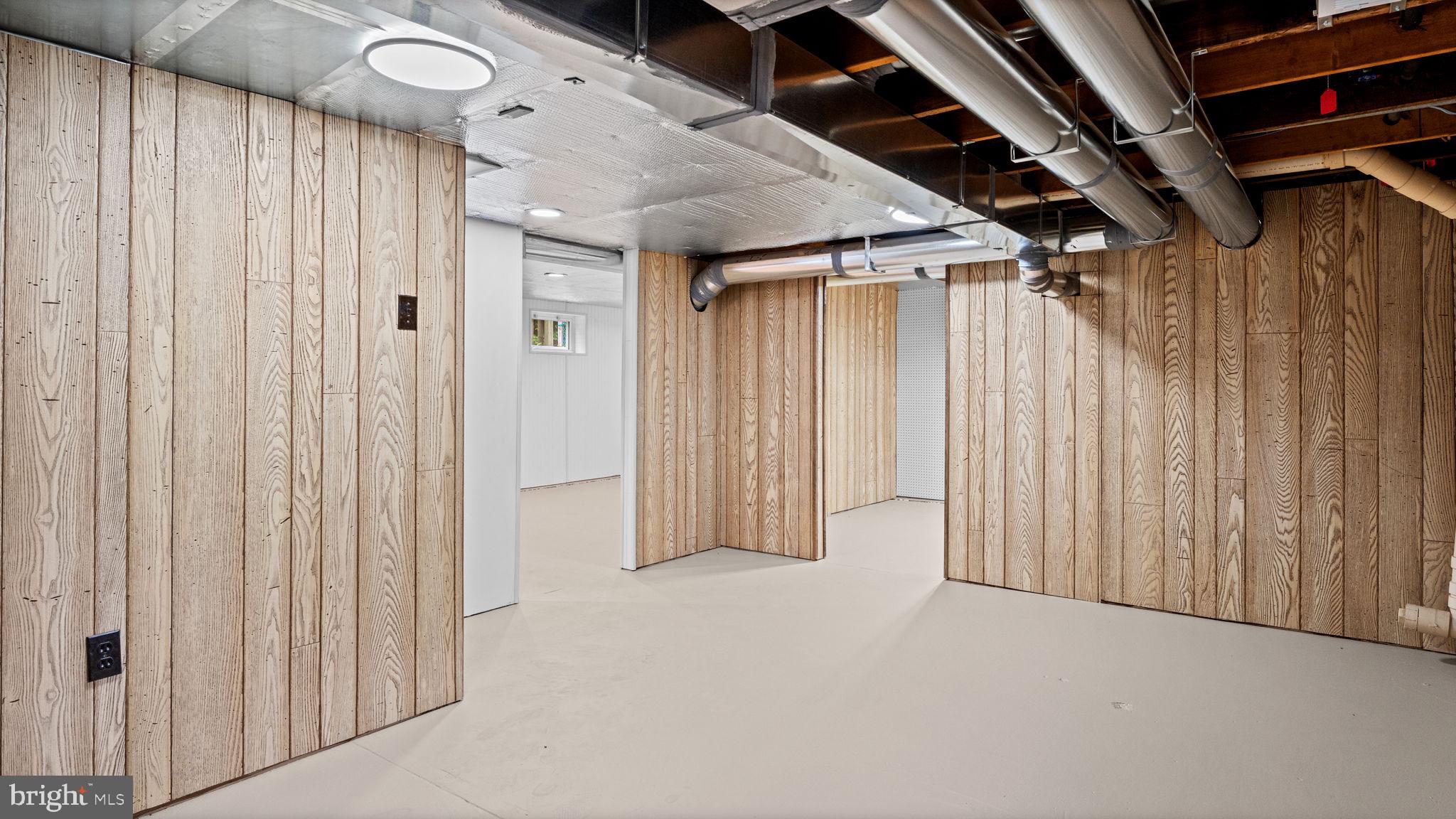 WESTBURY - Residential