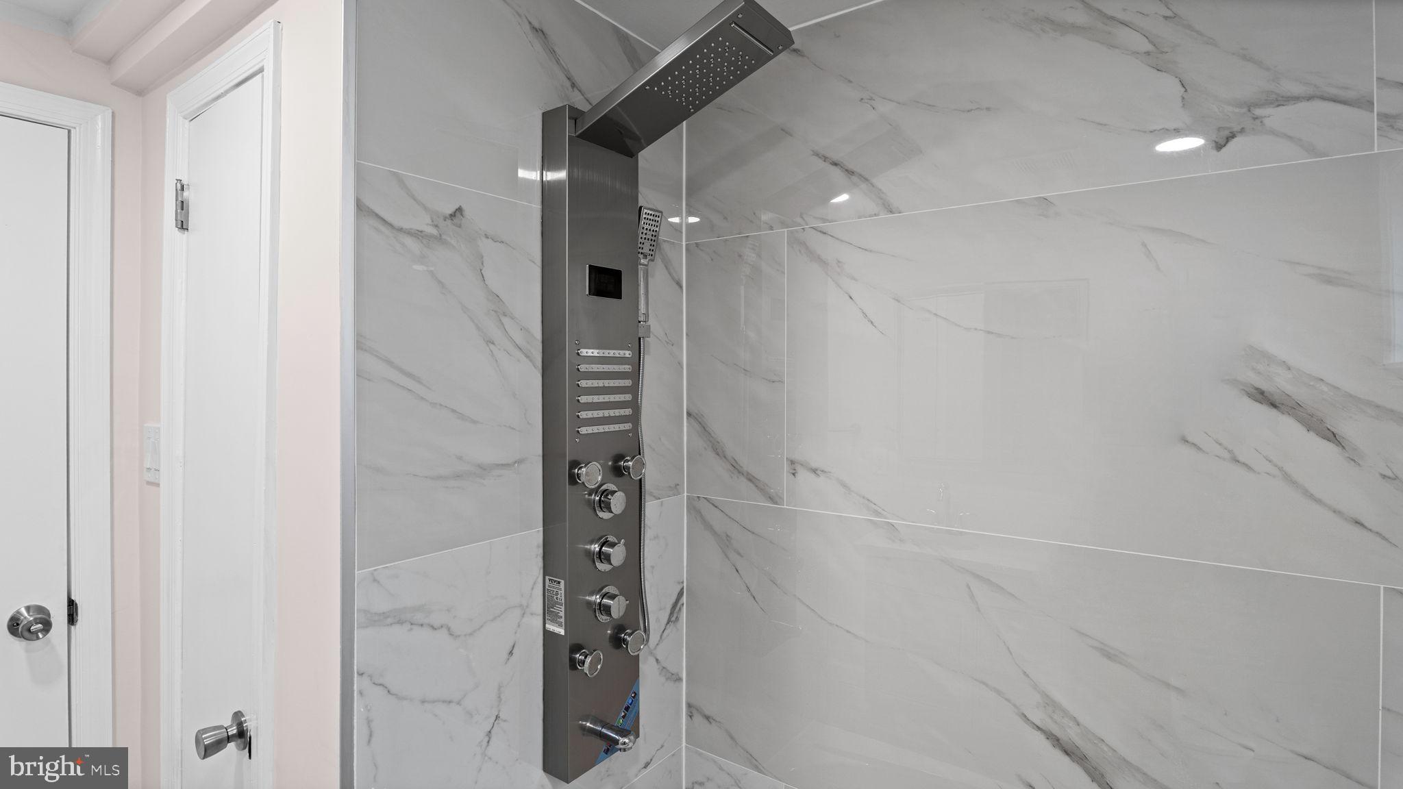 WESTBURY - Residential