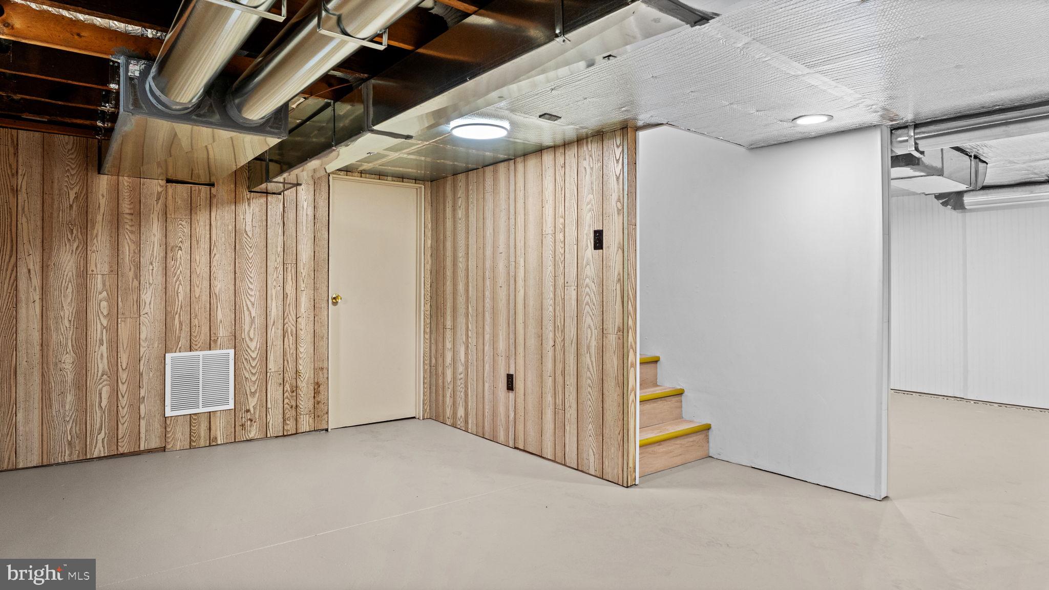 WESTBURY - Residential