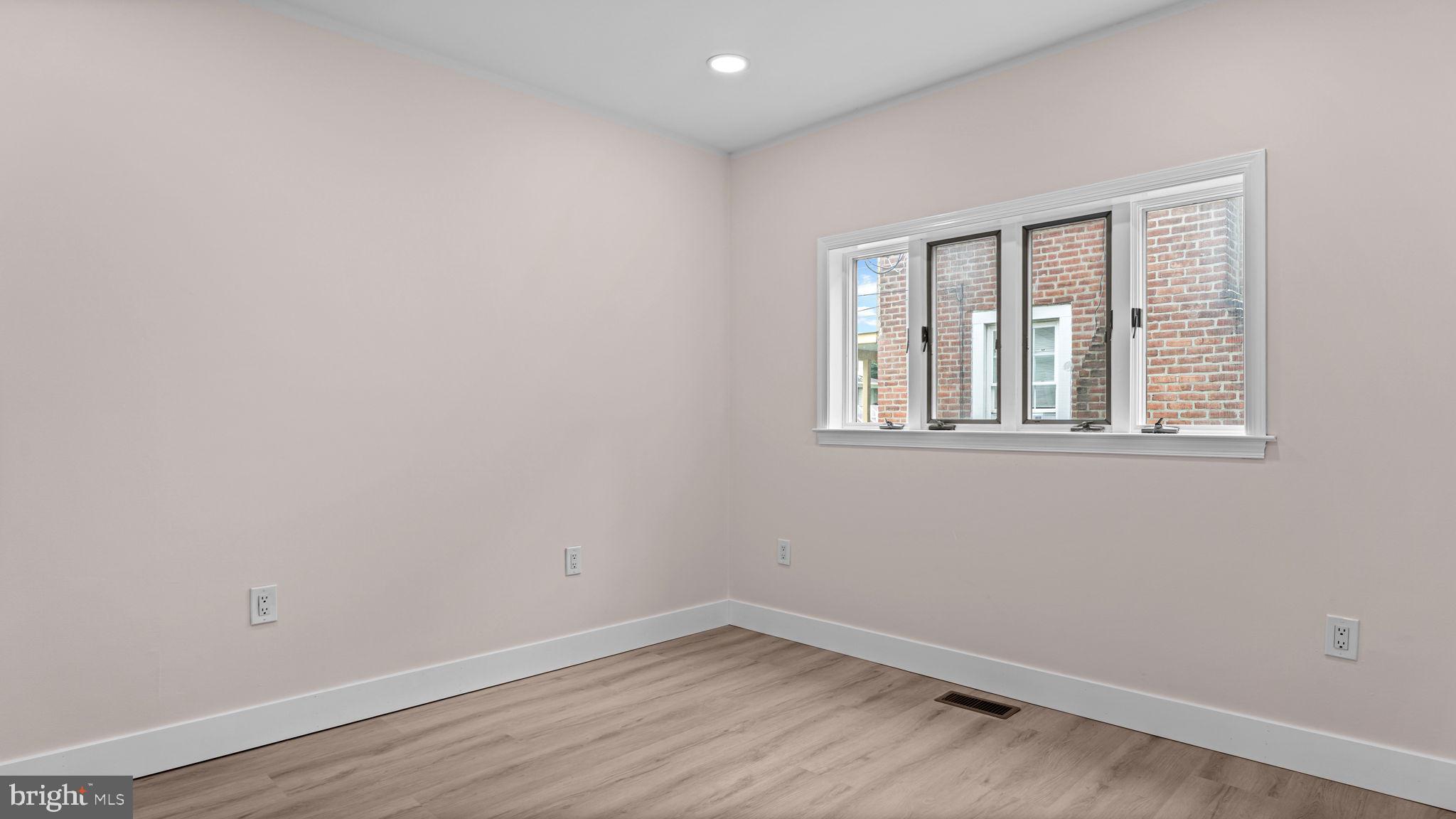 WESTBURY - Residential