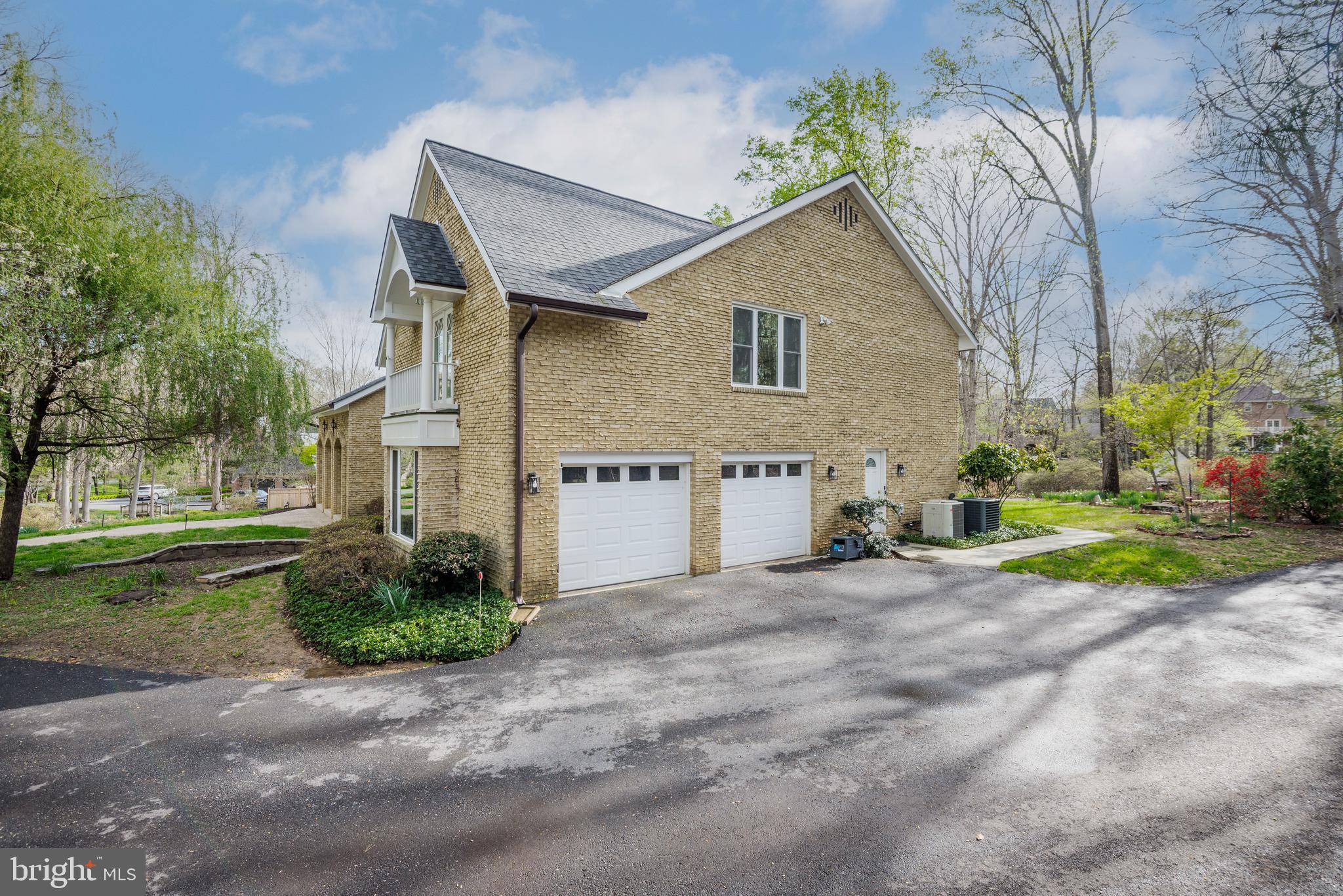 POTOMAC VILLAGE - Residential