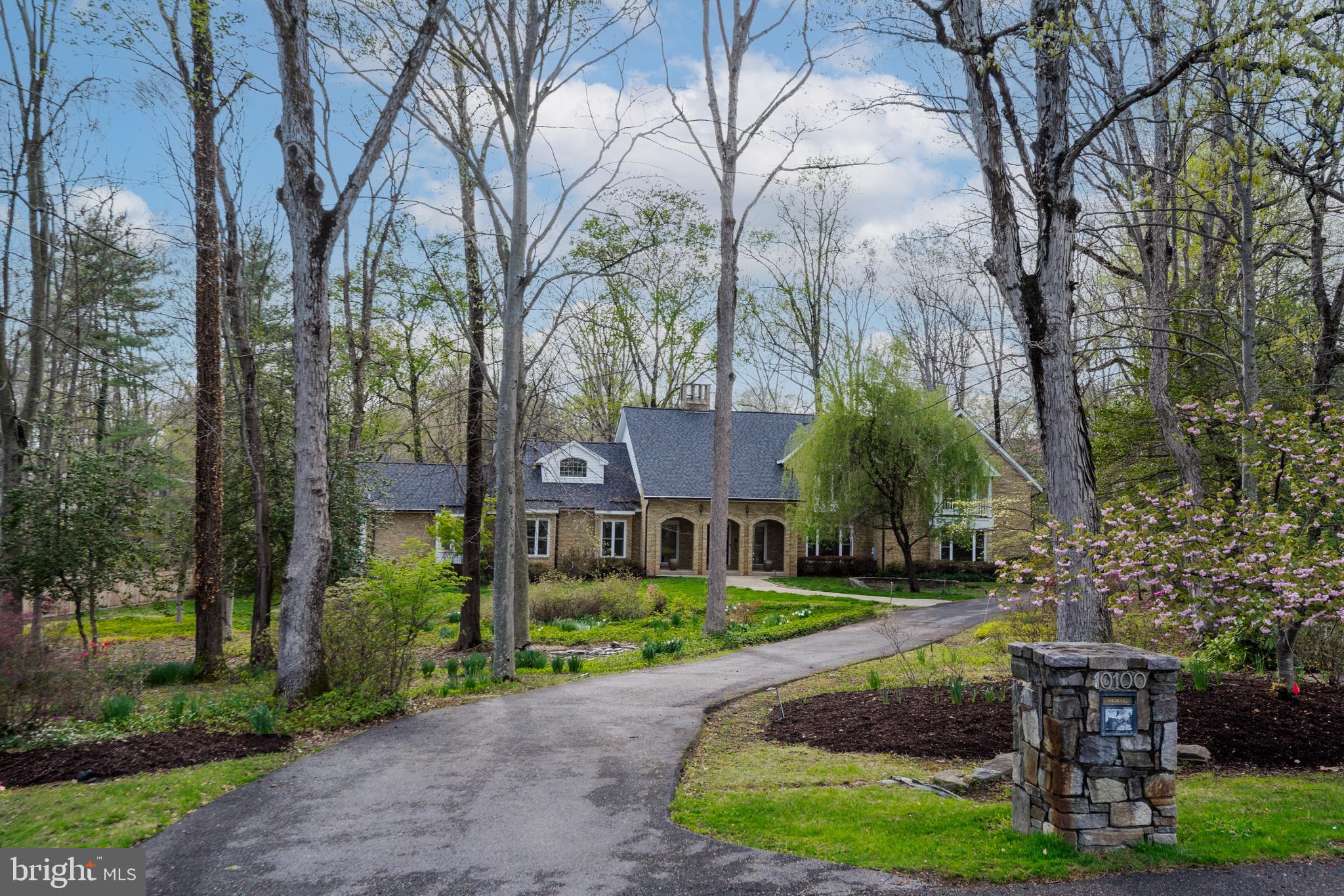 POTOMAC VILLAGE - Residential