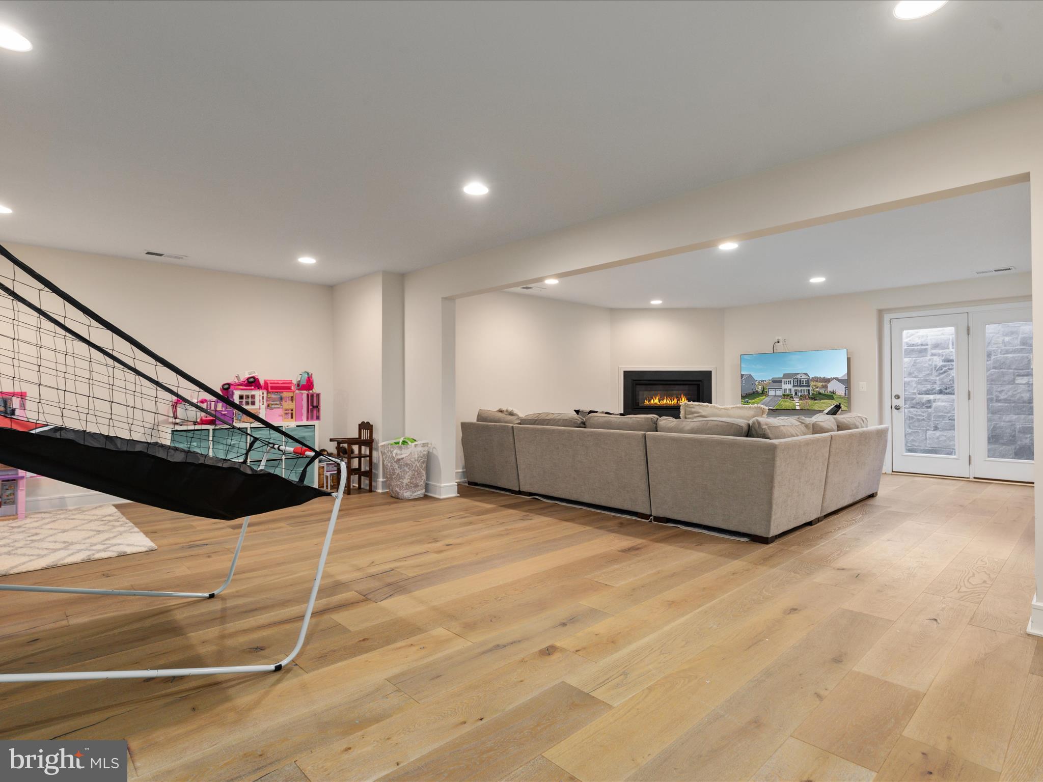 MEADOWBROOK - Residential