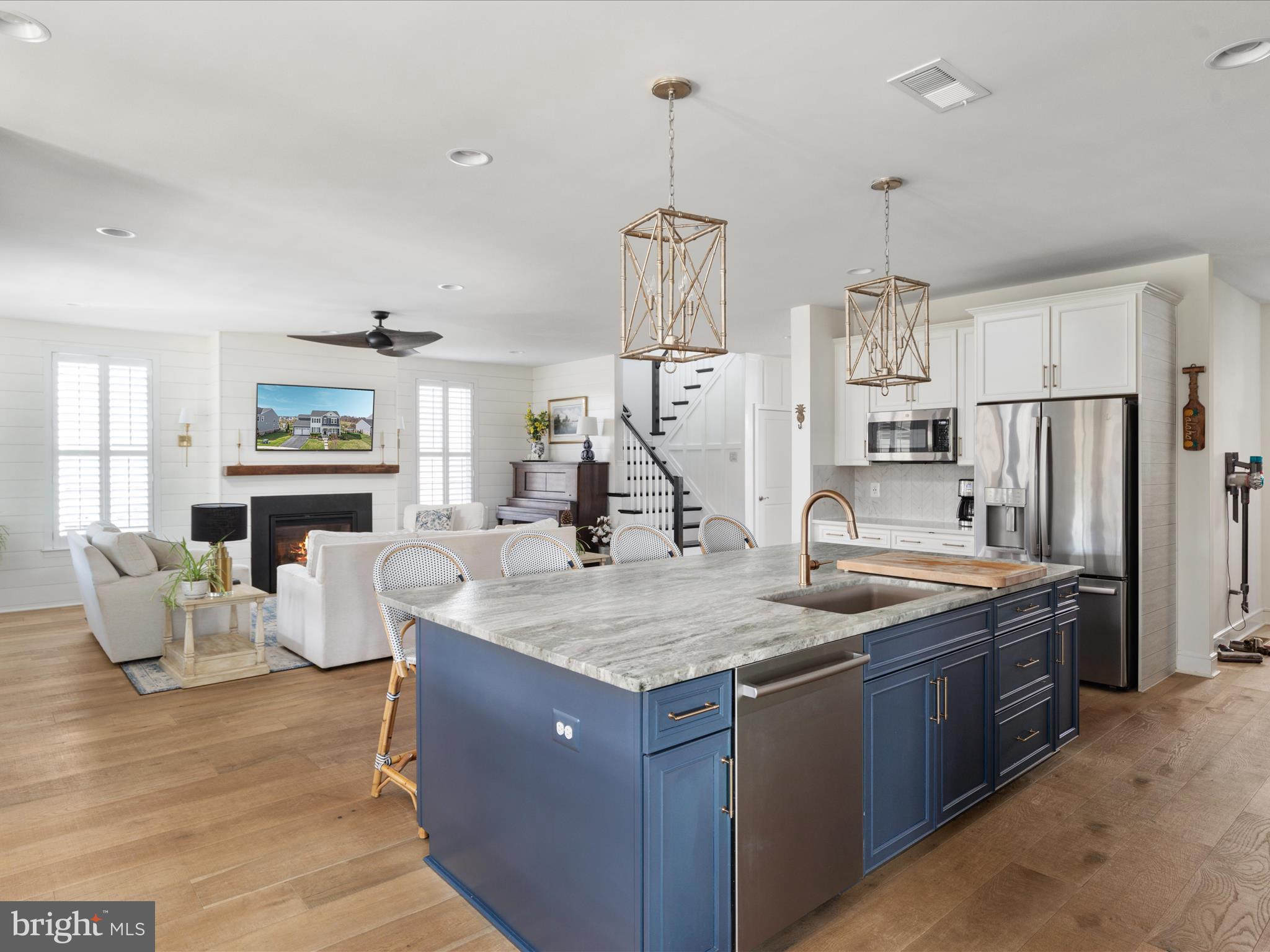 MEADOWBROOK - Residential