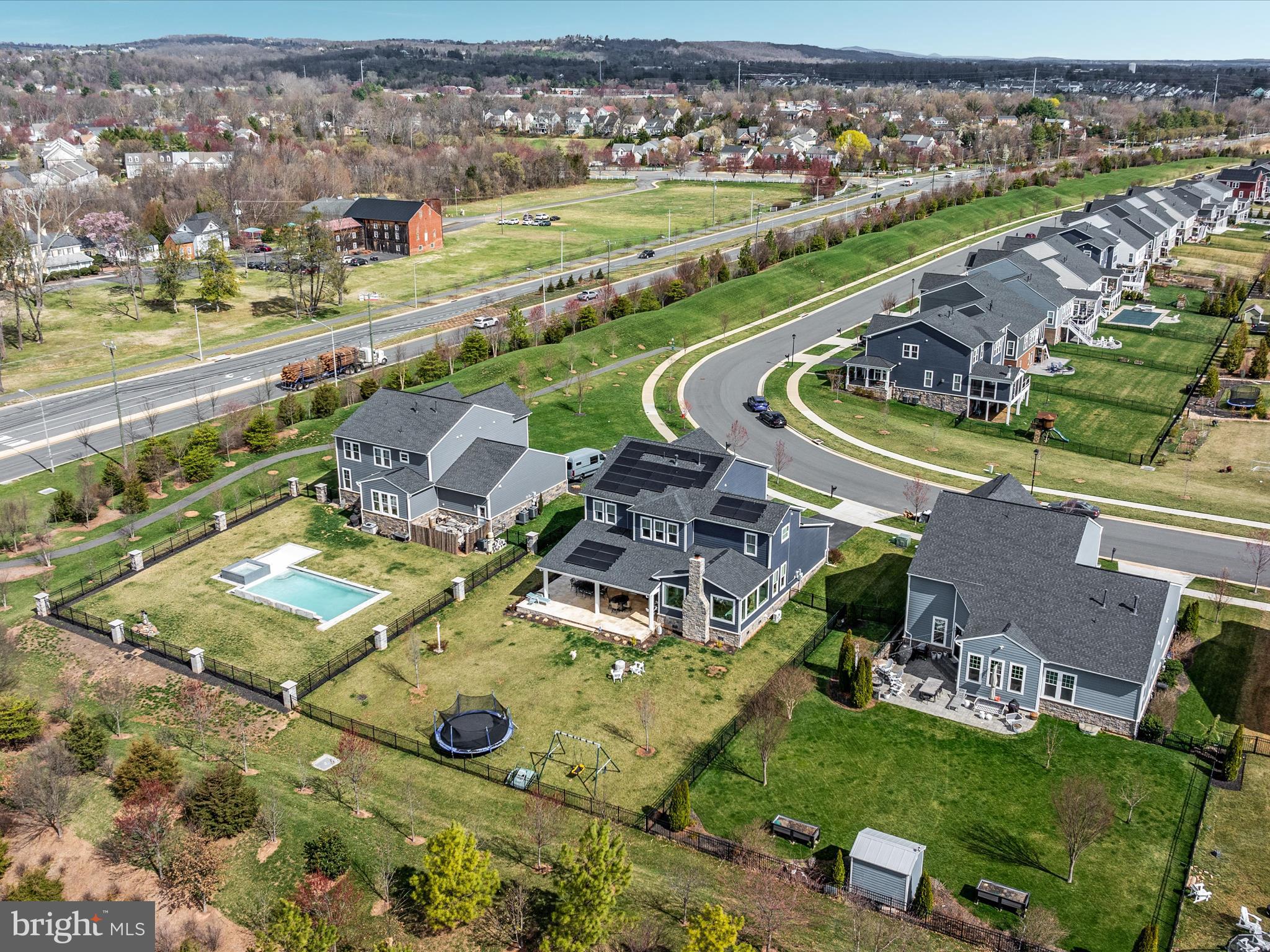 MEADOWBROOK - Residential