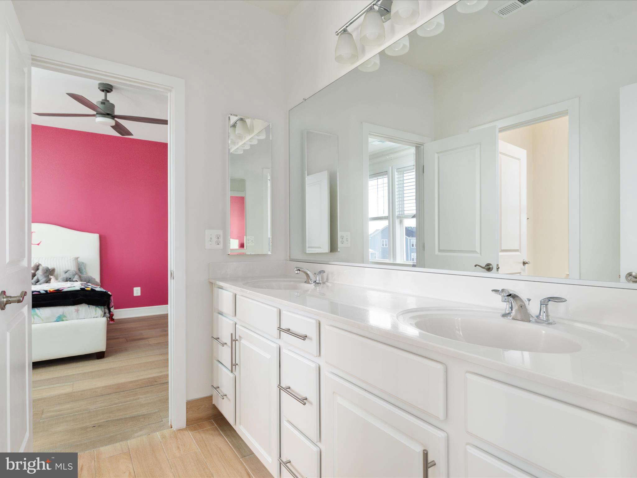 MEADOWBROOK - Residential